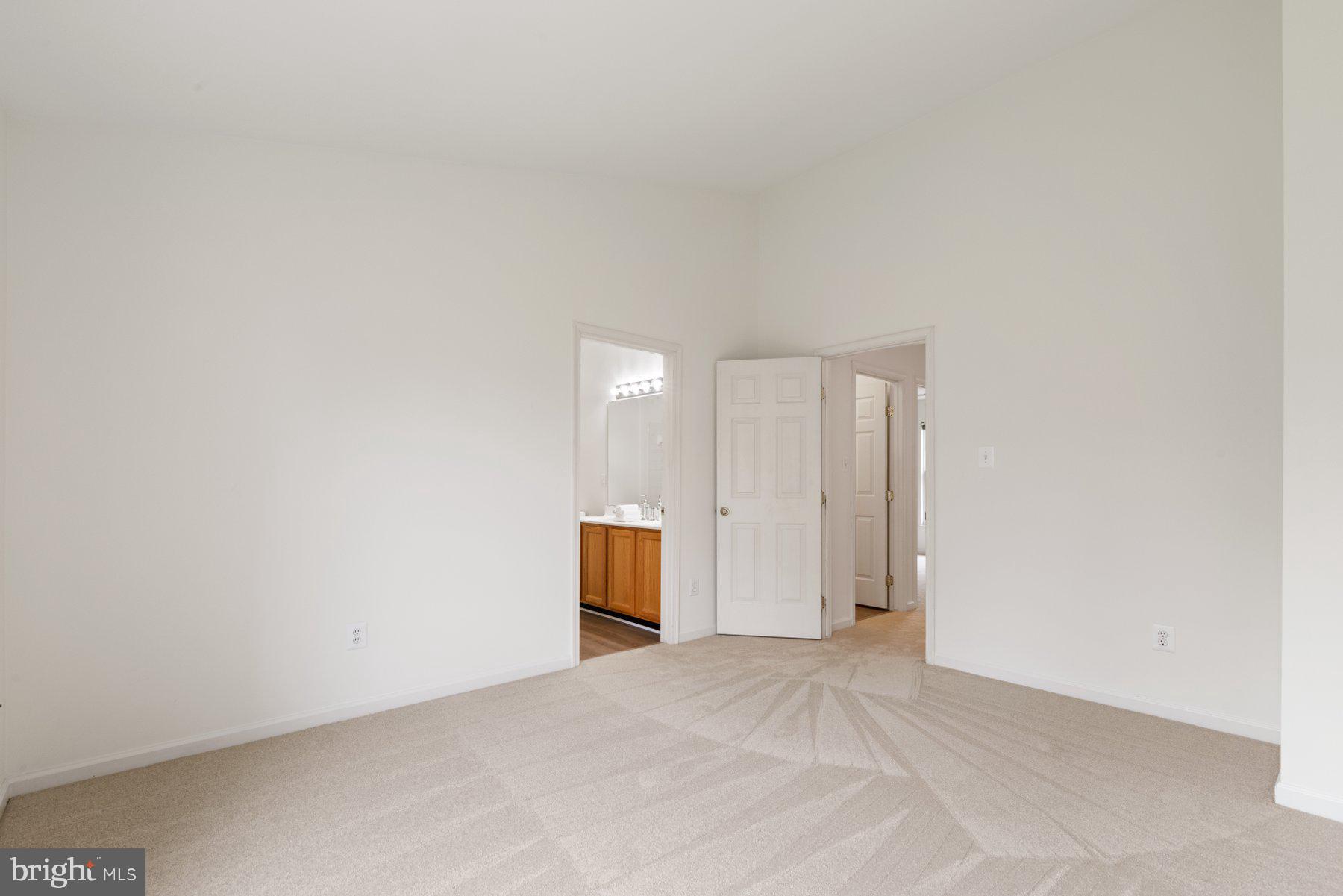 ASHBURN FARM - Residential