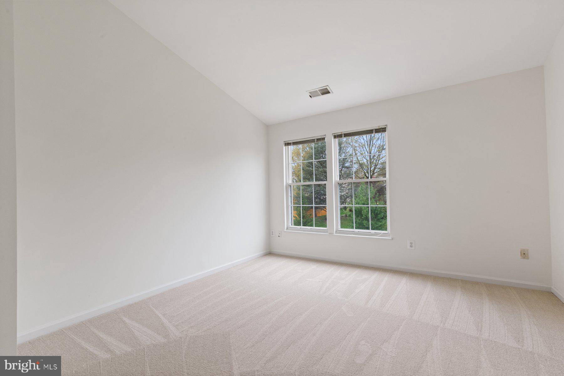 ASHBURN FARM - Residential