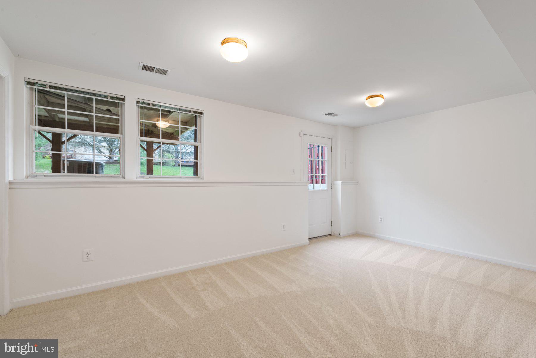 ASHBURN FARM - Residential