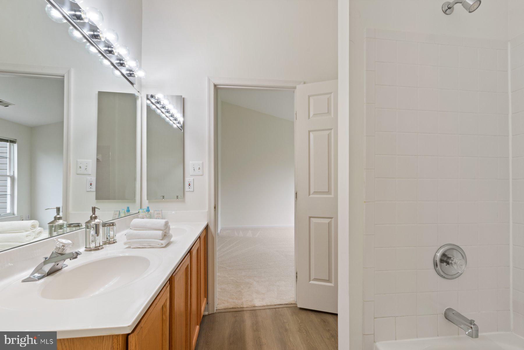 ASHBURN FARM - Residential