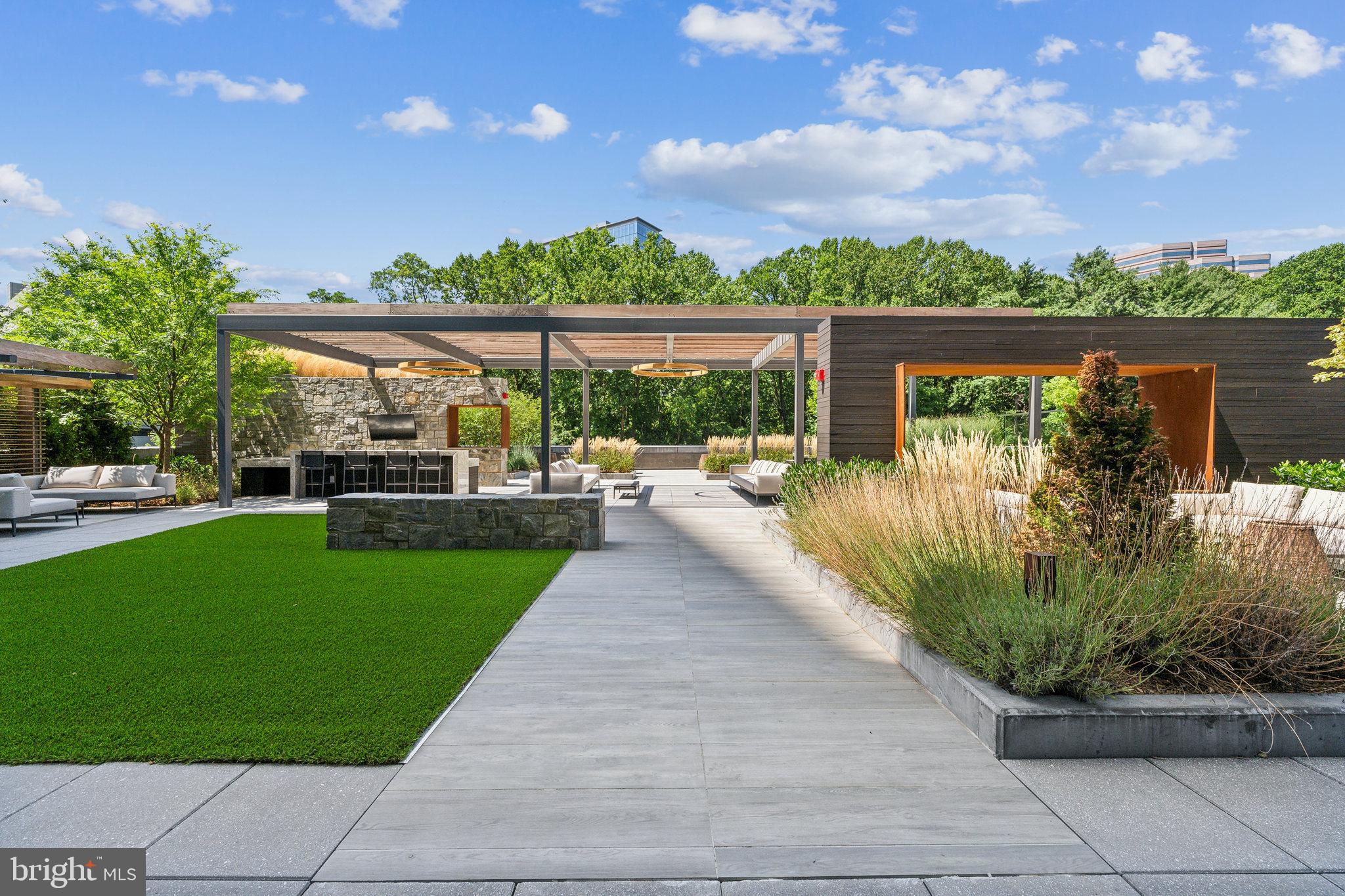 TYSONS CORNER - Residential