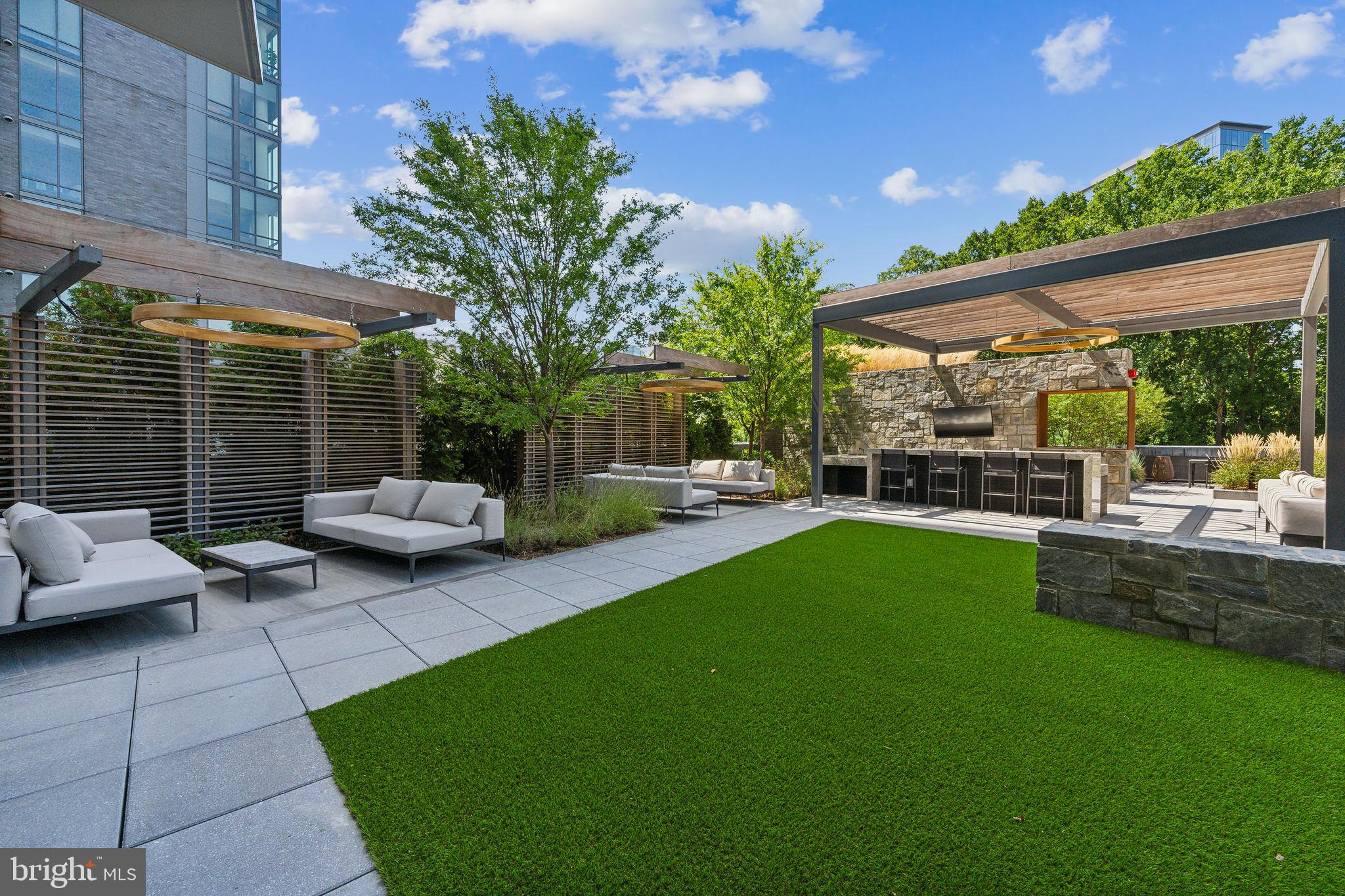TYSONS CORNER - Residential