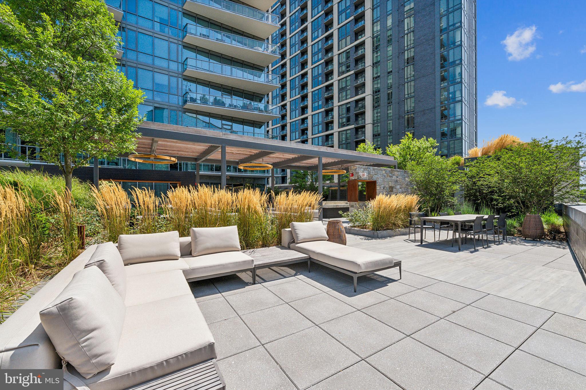 TYSONS CORNER - Residential