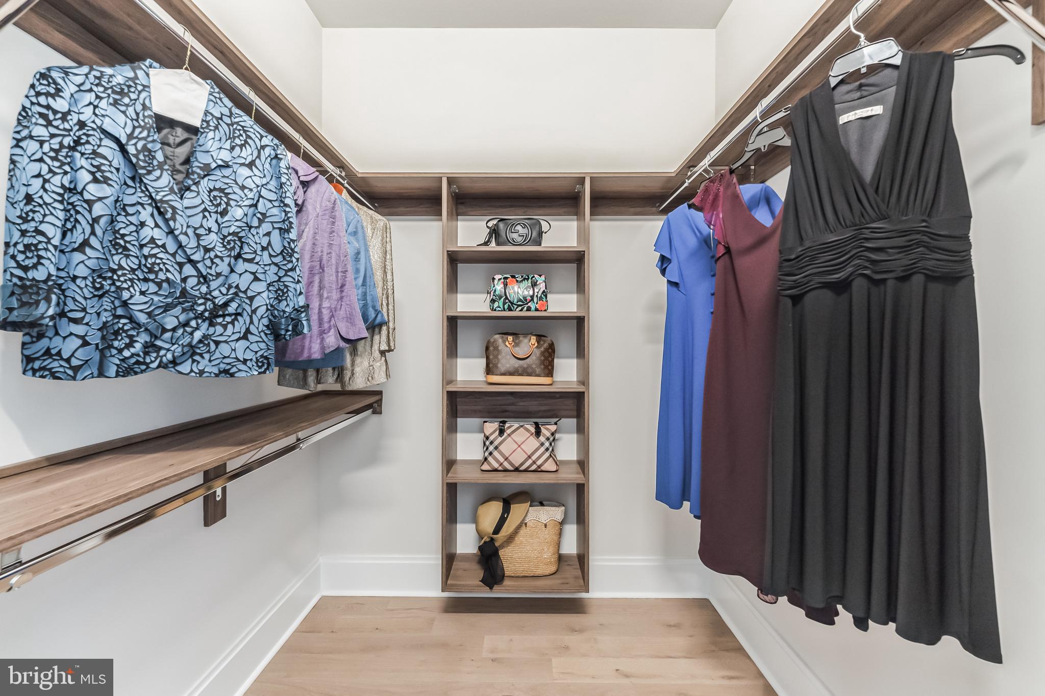 TYSONS CORNER - Residential