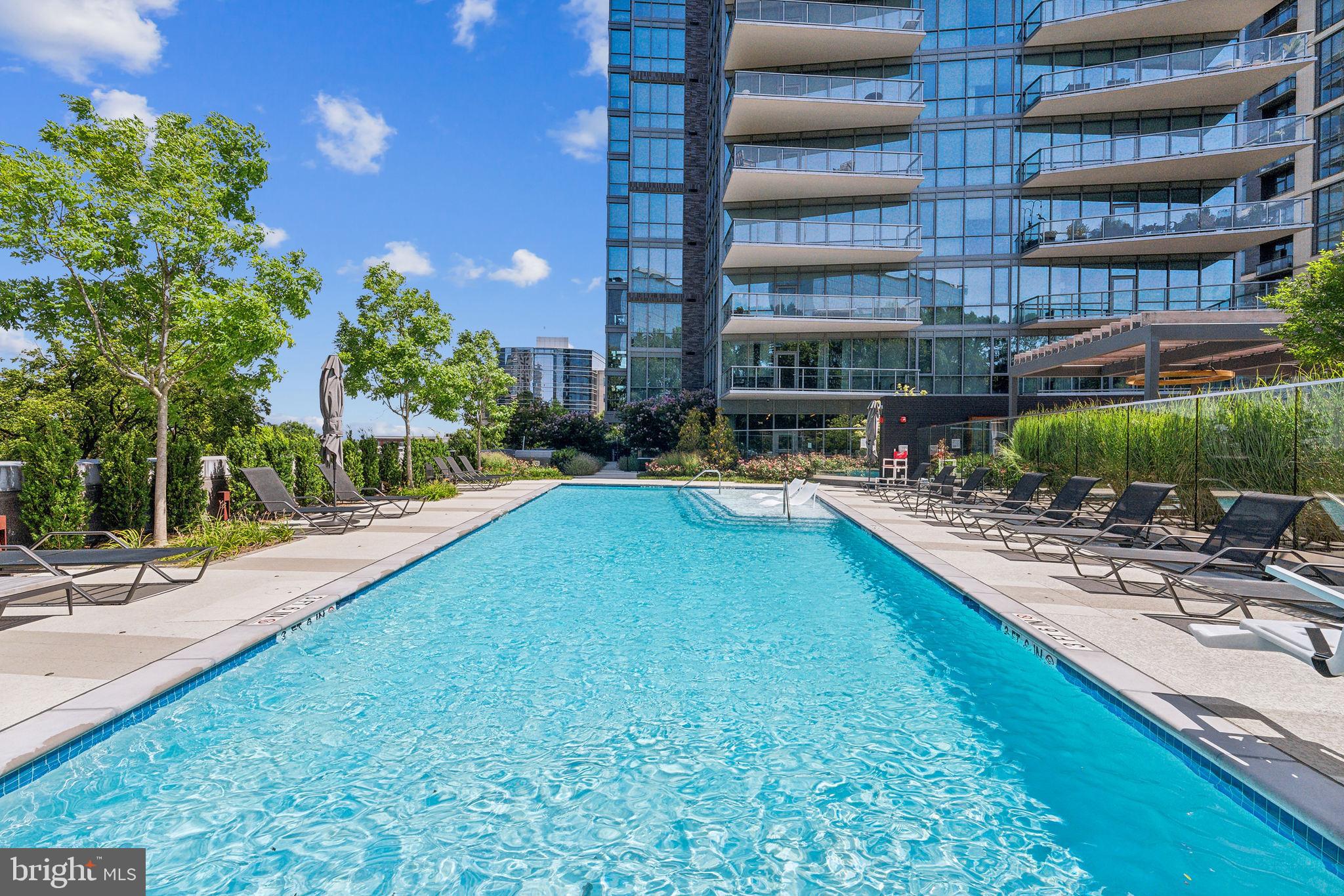 TYSONS CORNER - Residential