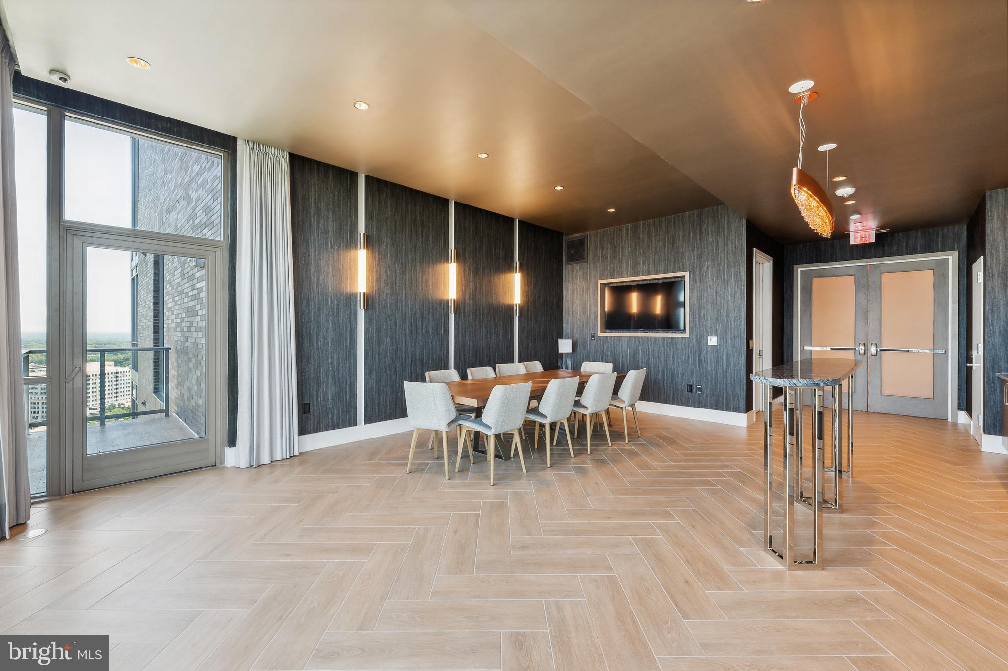 TYSONS CORNER - Residential