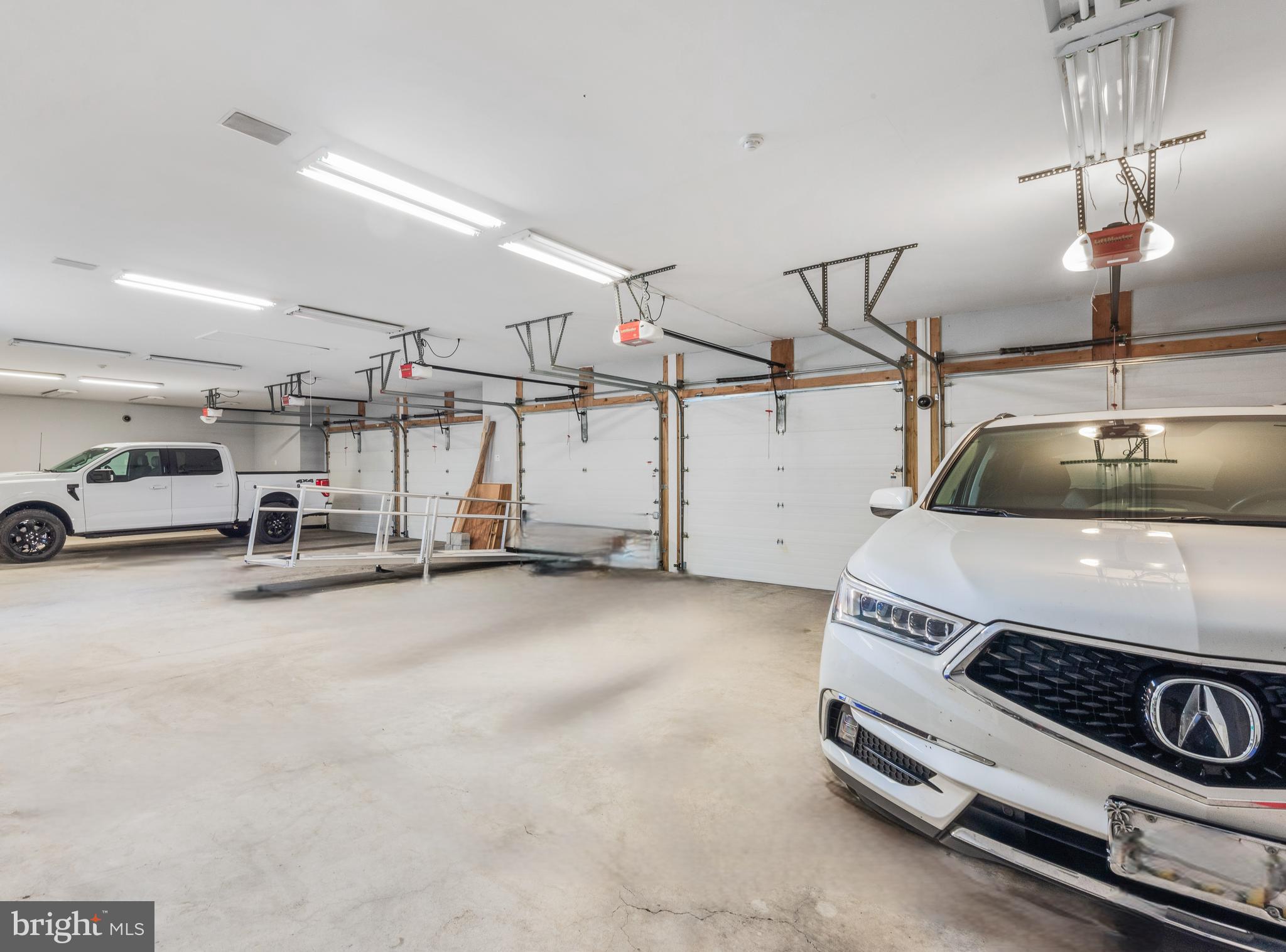 BUCKSKIN WOODS - Residential