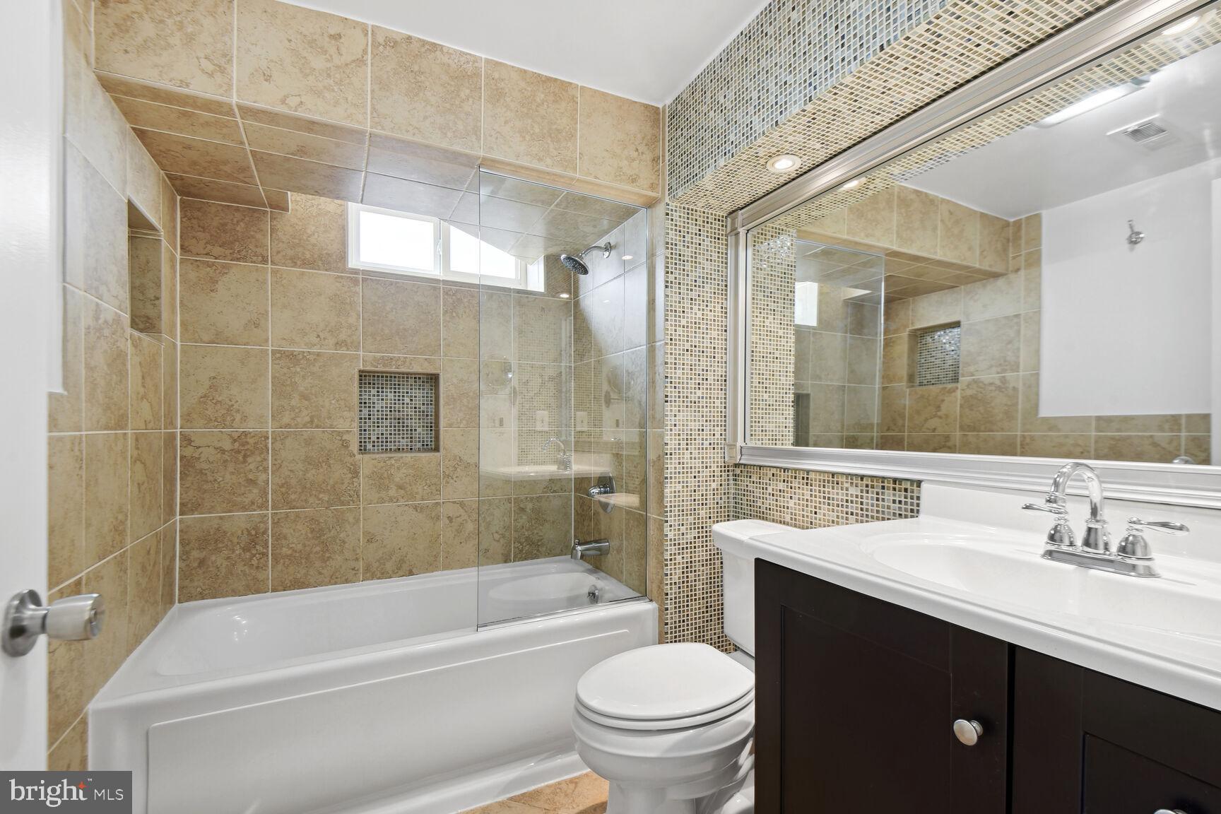 OLD TOWN ALEXANDRIA - Residential Lease