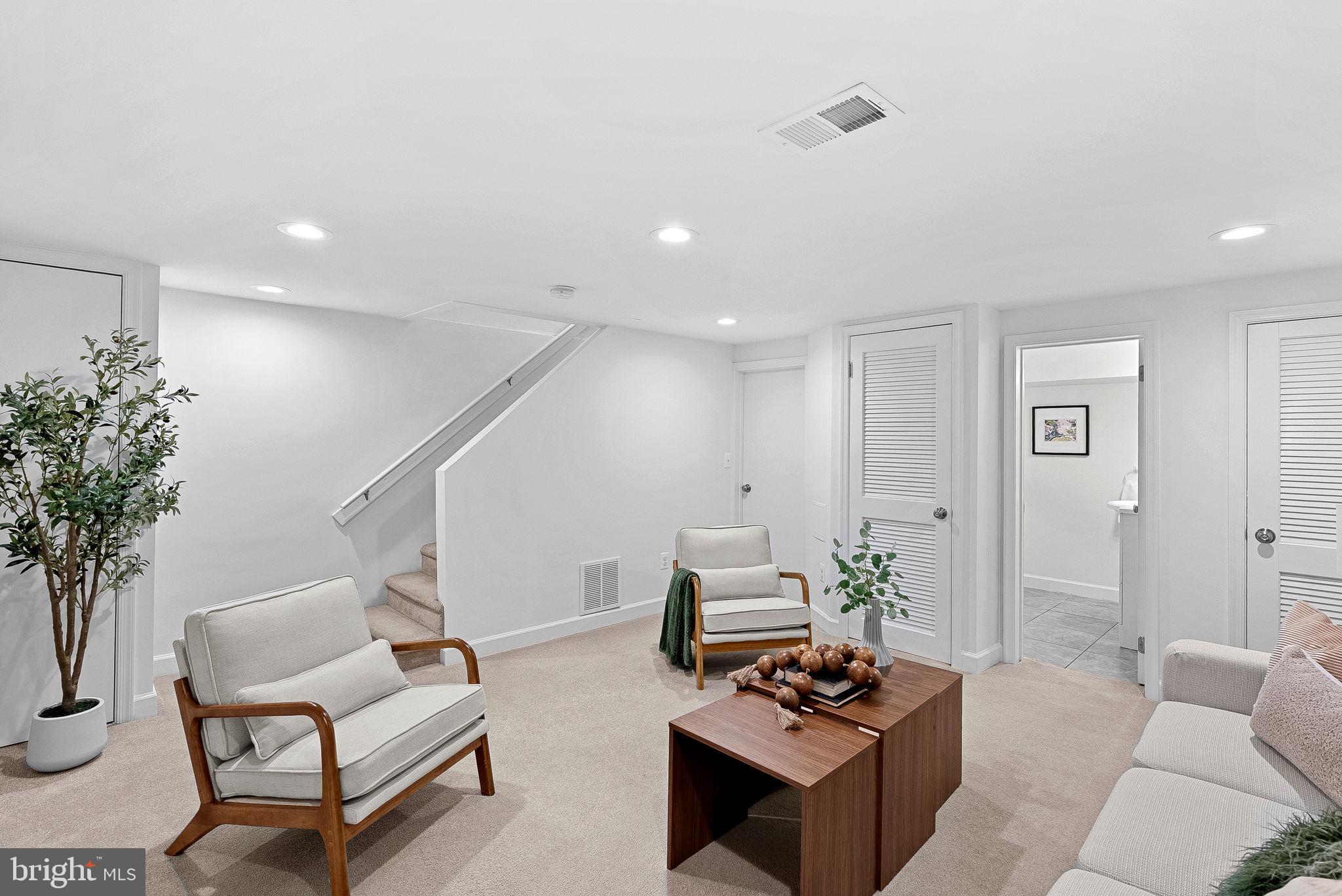 MT VERNON CONST CO - Residential