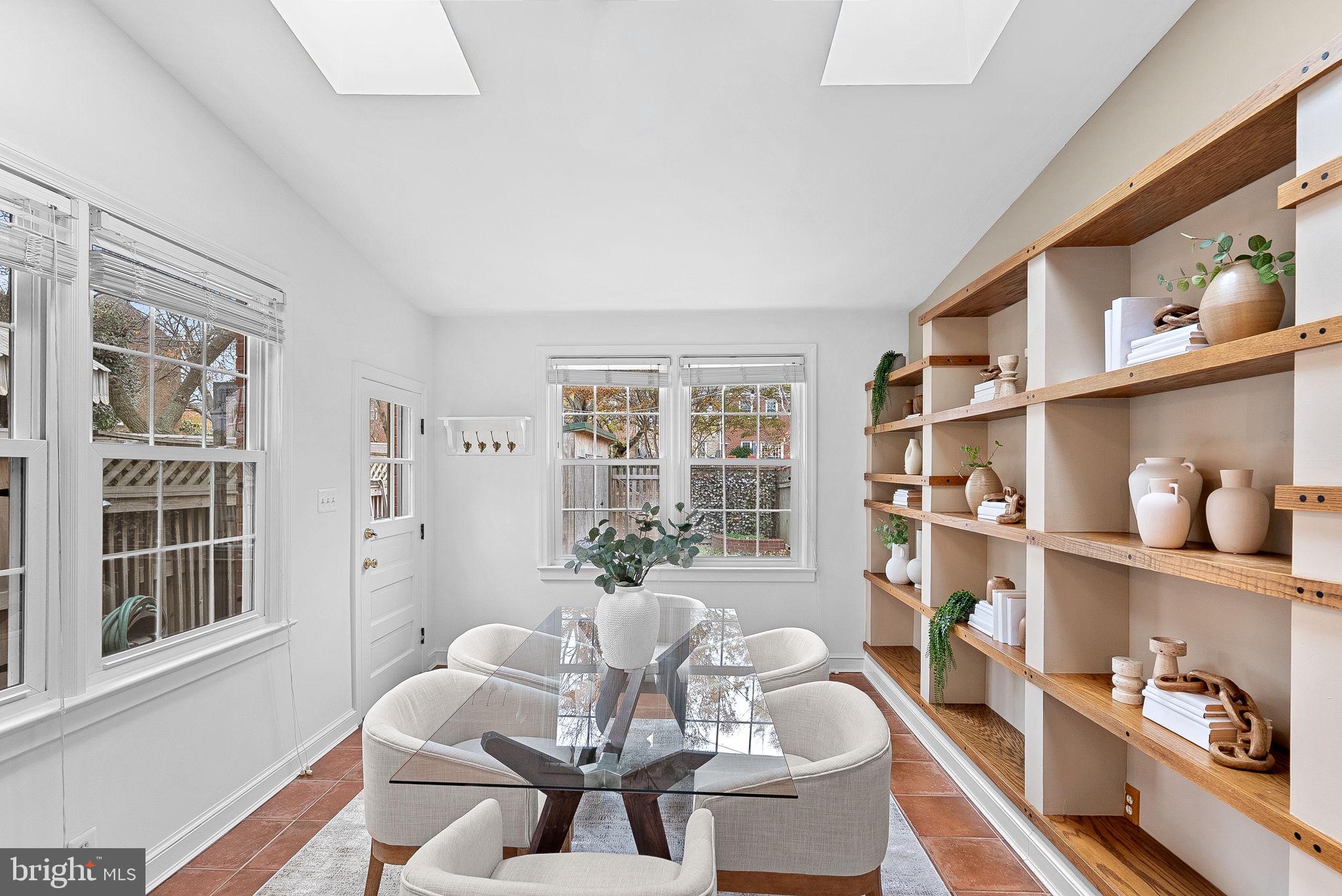 MT VERNON CONST CO - Residential