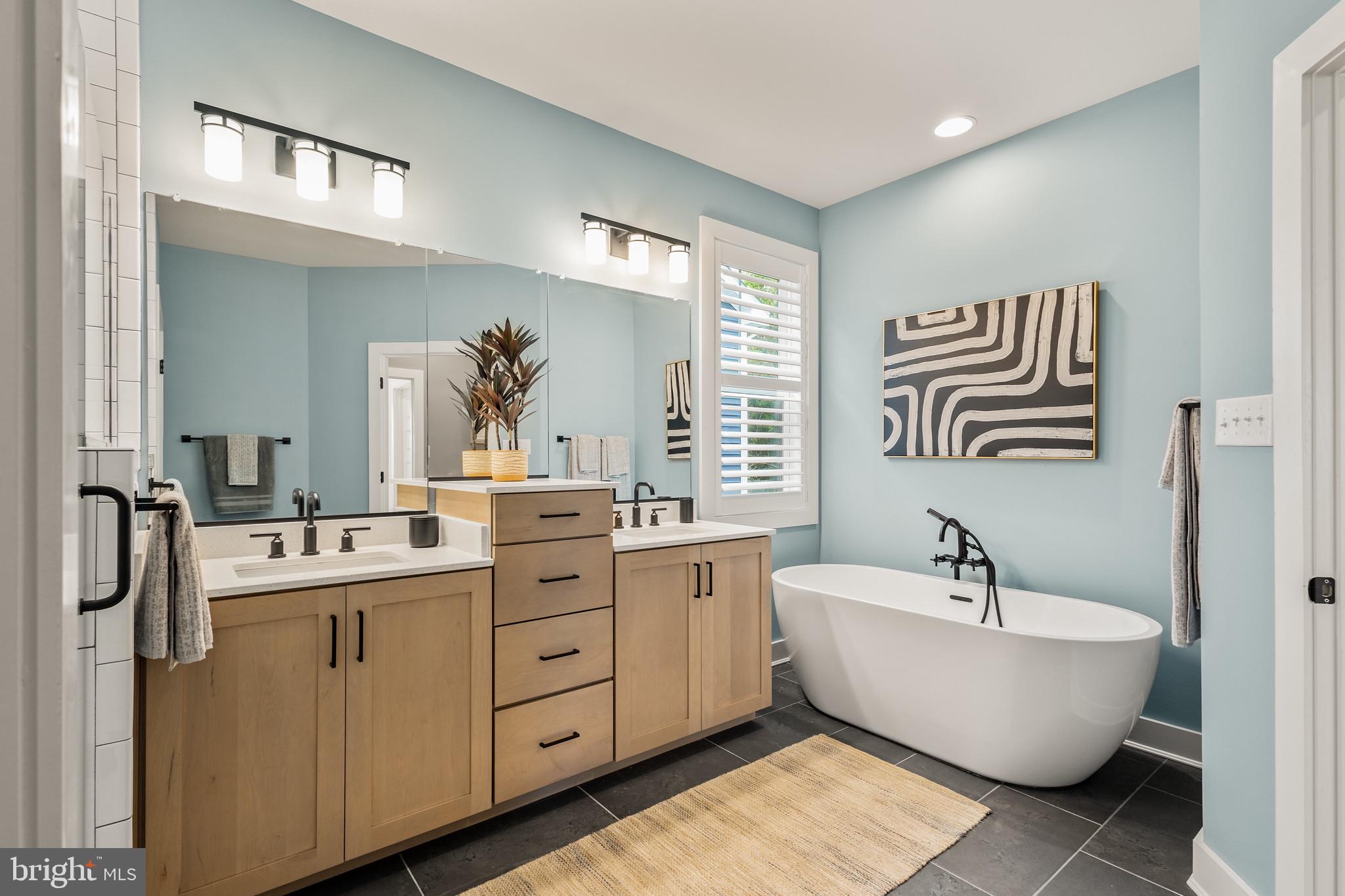 LIGHTSHIP COVE - Residential