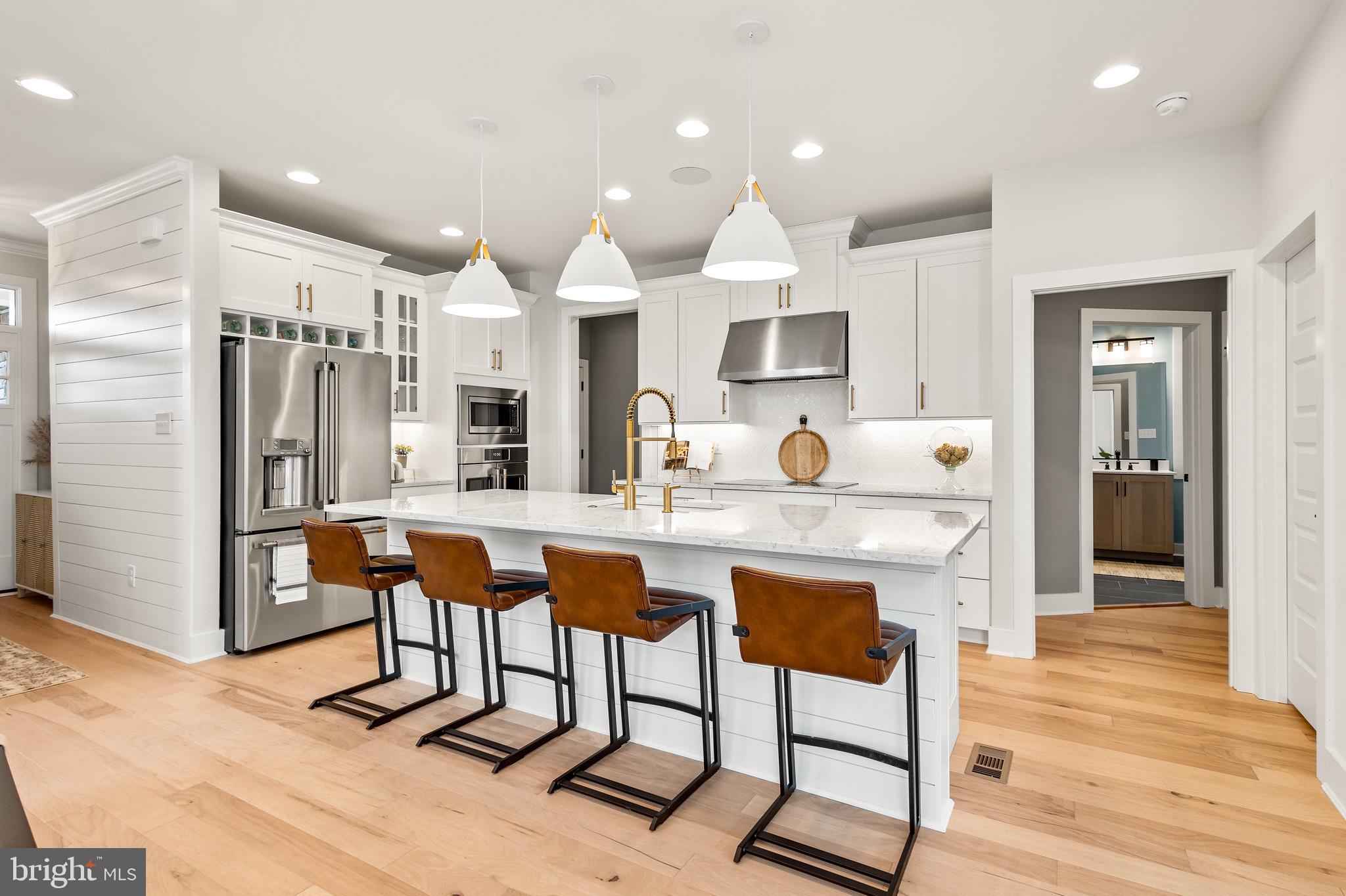 LIGHTSHIP COVE - Residential