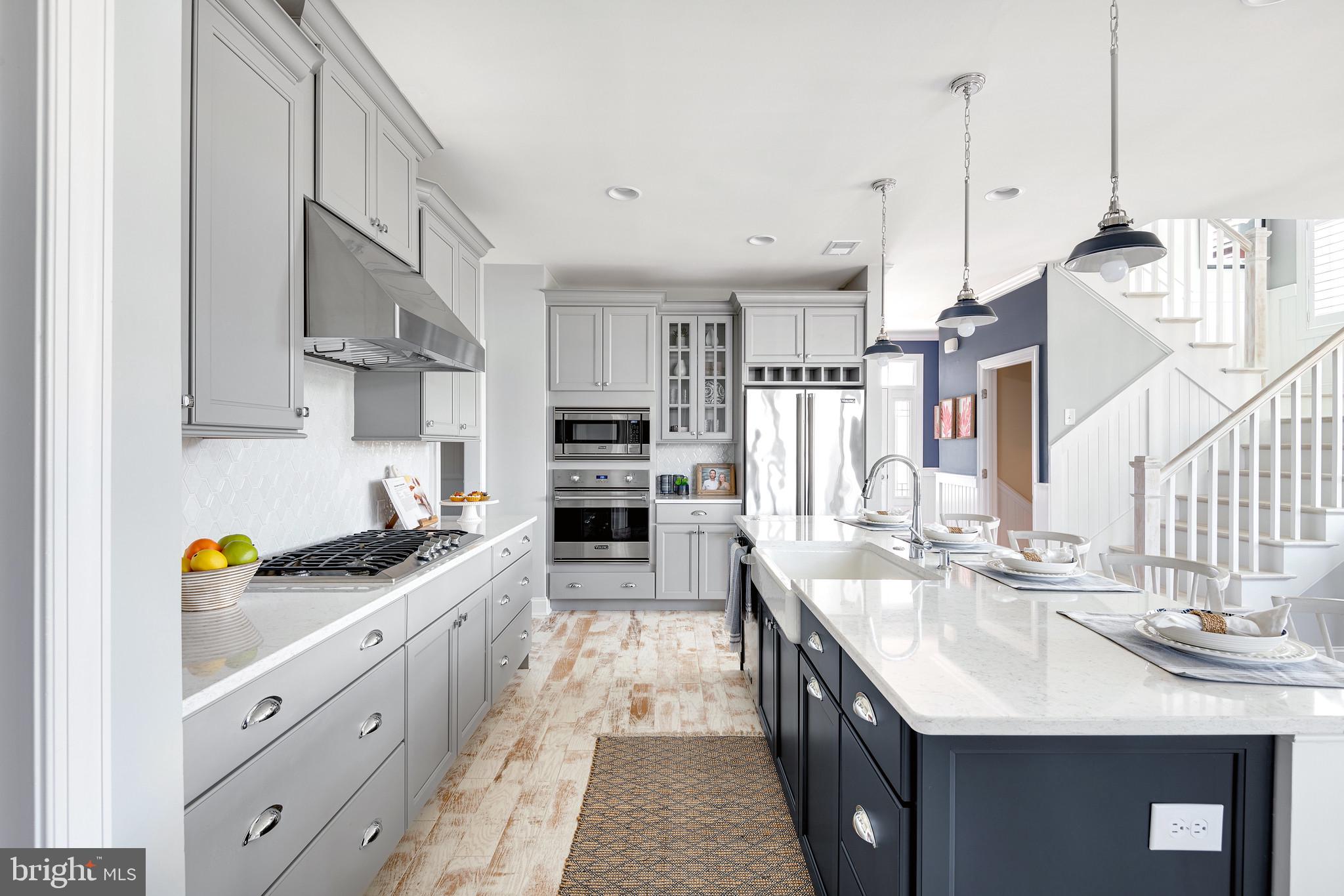 LIGHTSHIP COVE - Residential