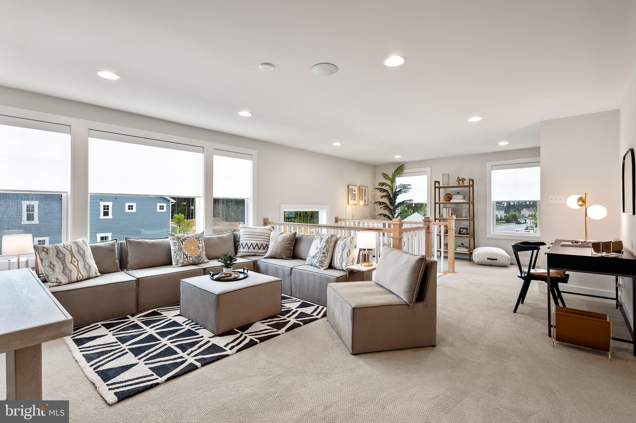 LIGHTSHIP COVE - Residential