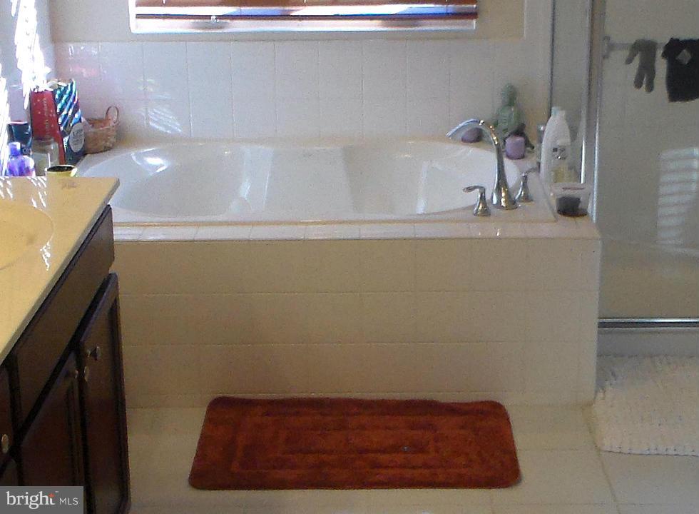 FIELDSTONE FARM - Residential