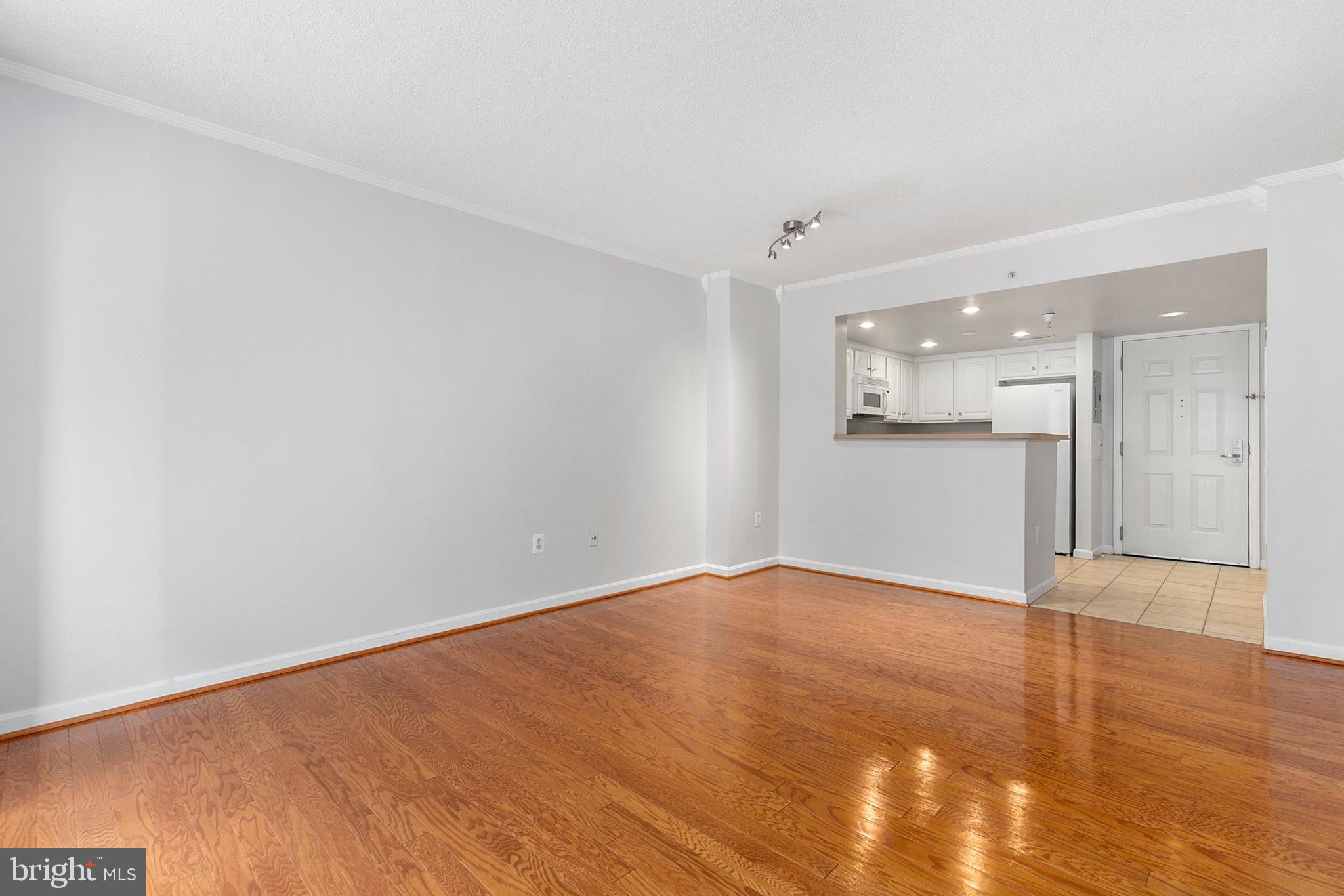 GALLERY AT WHITE FLINT - Residential