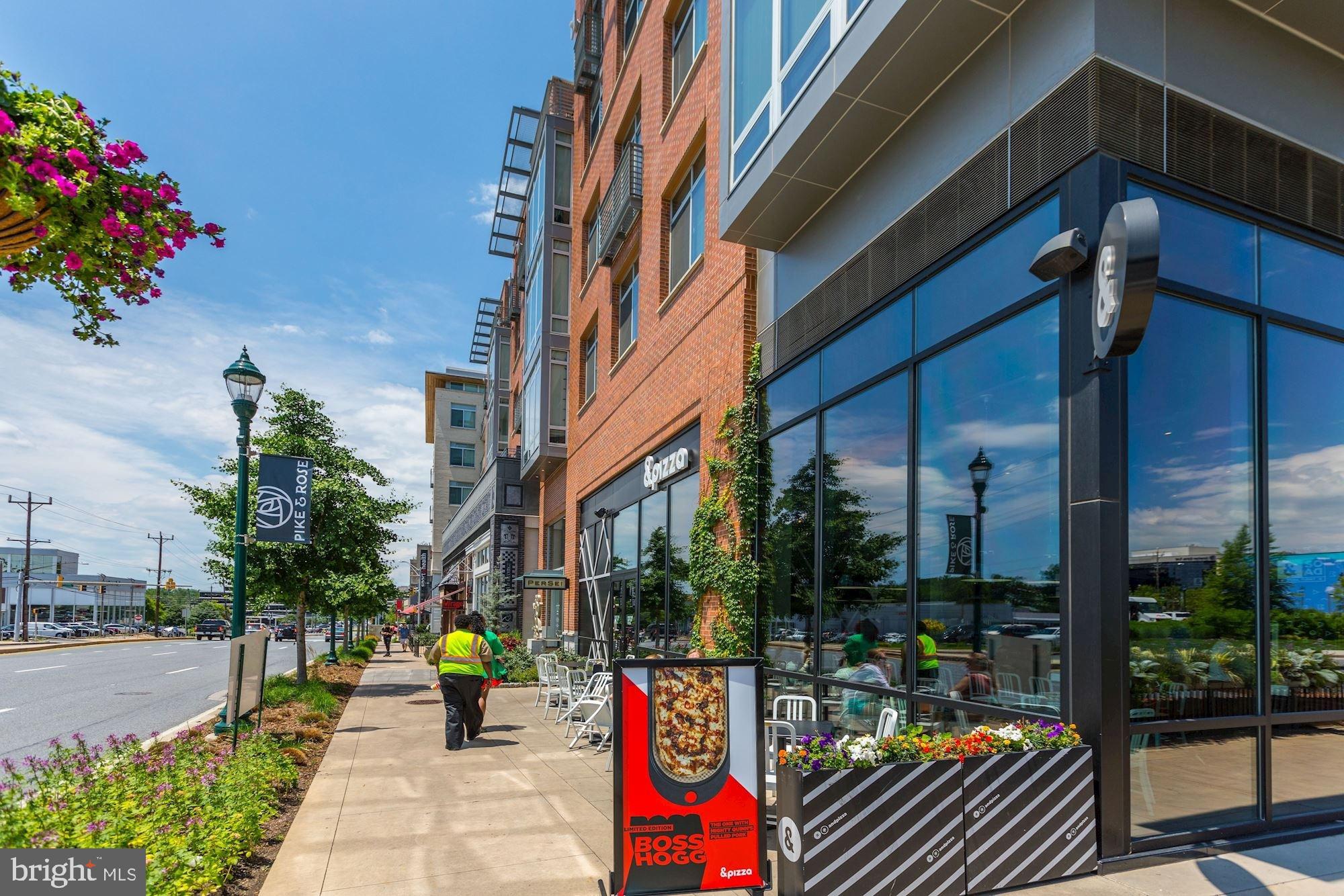 GALLERY AT WHITE FLINT - Residential