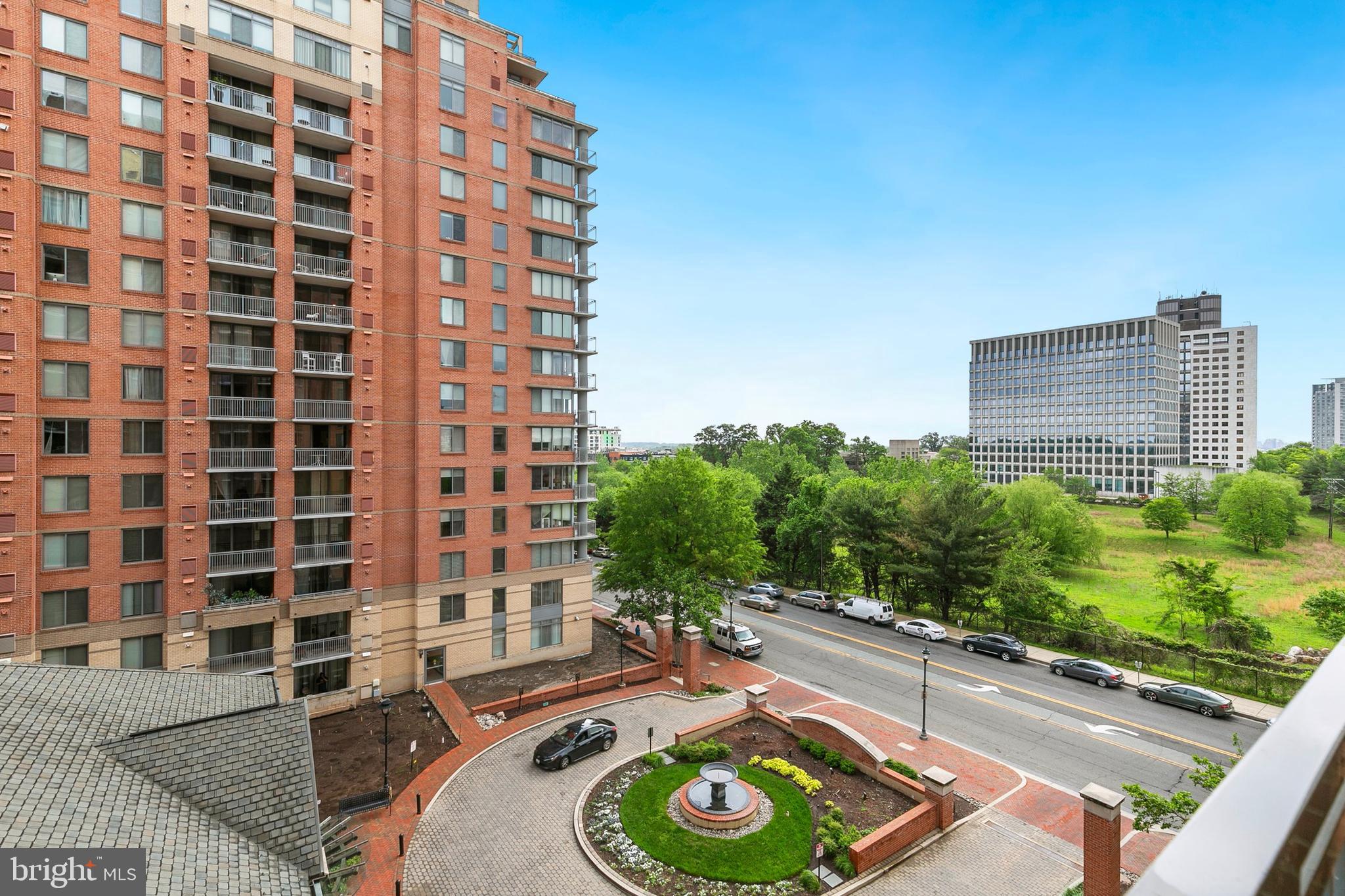 GALLERY AT WHITE FLINT - Residential