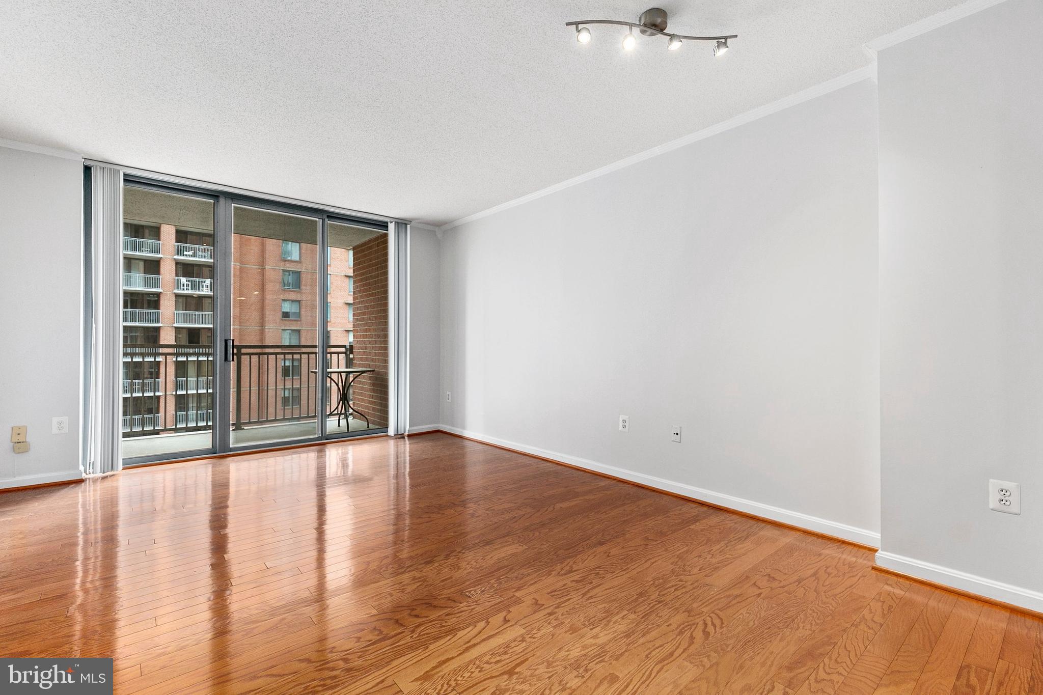 GALLERY AT WHITE FLINT - Residential