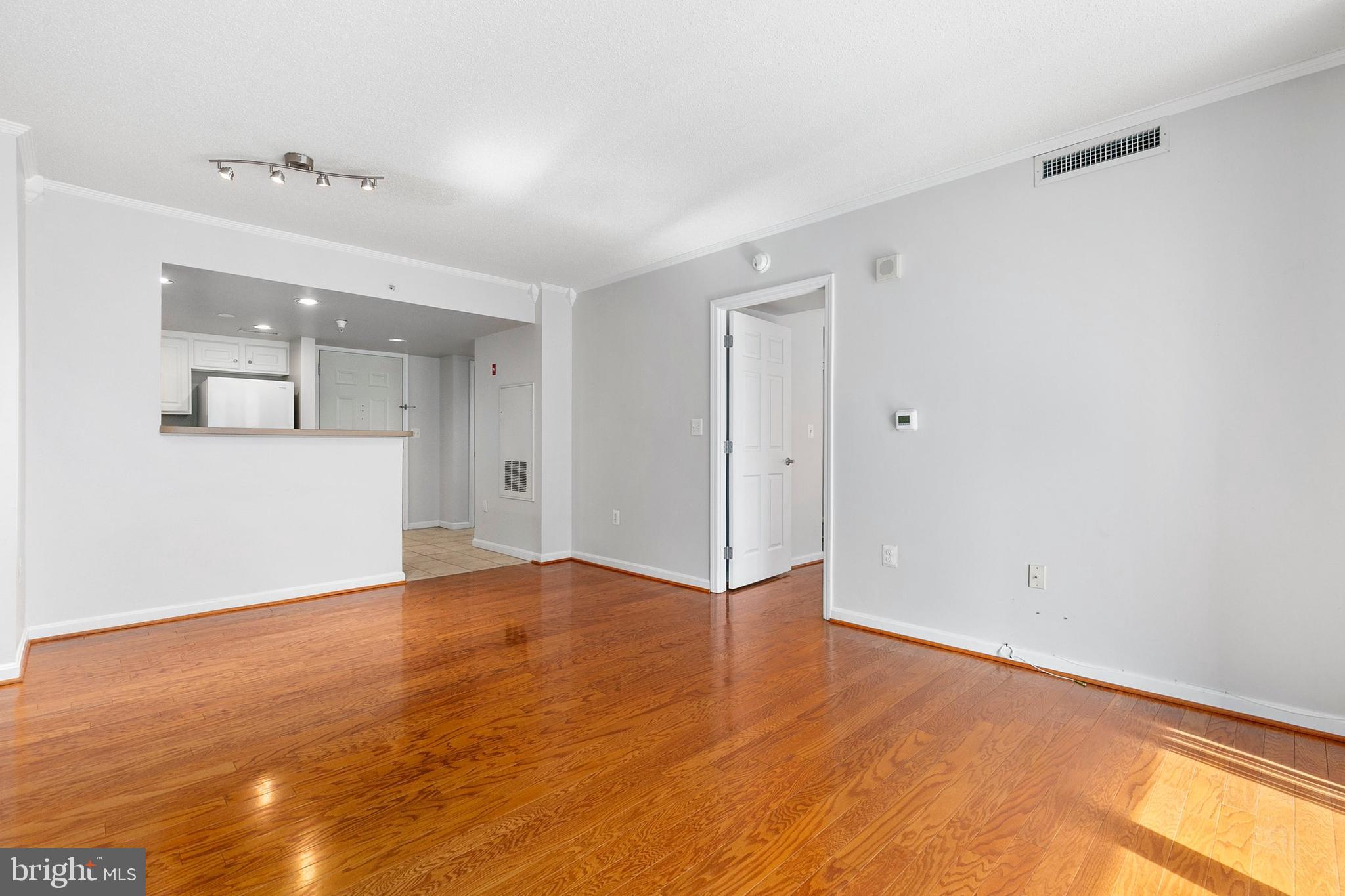 GALLERY AT WHITE FLINT - Residential