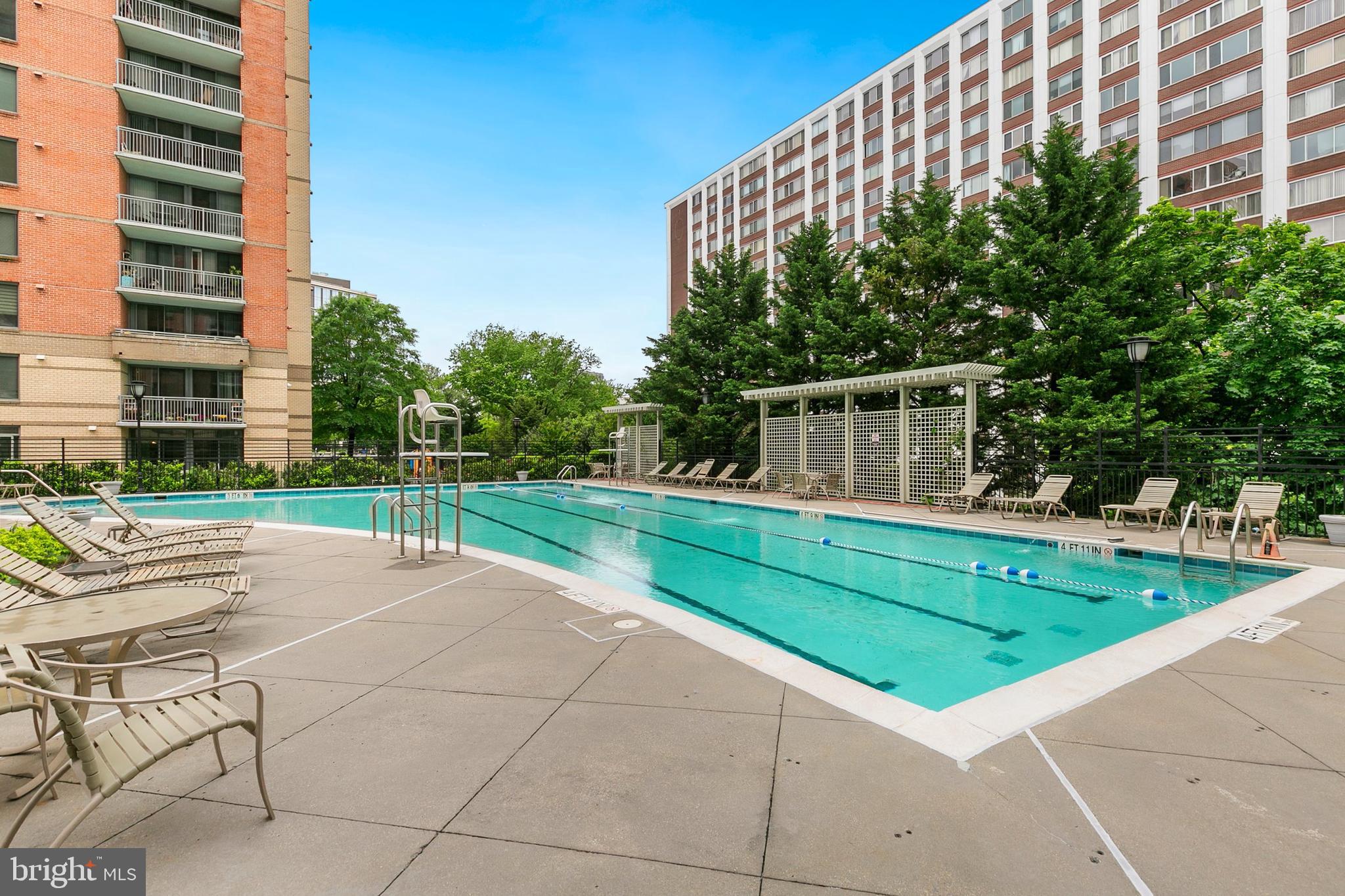 GALLERY AT WHITE FLINT - Residential