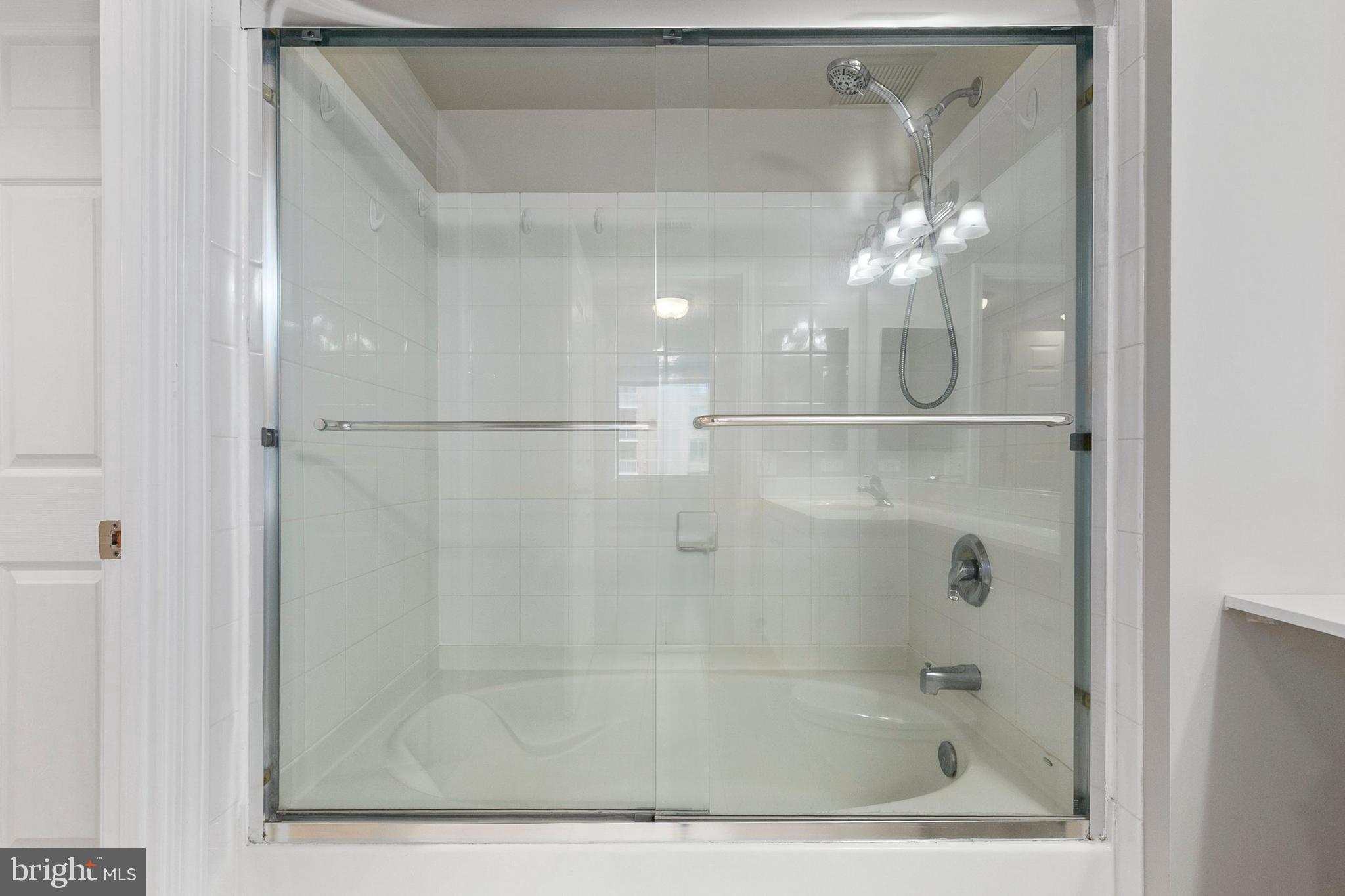 GALLERY AT WHITE FLINT - Residential