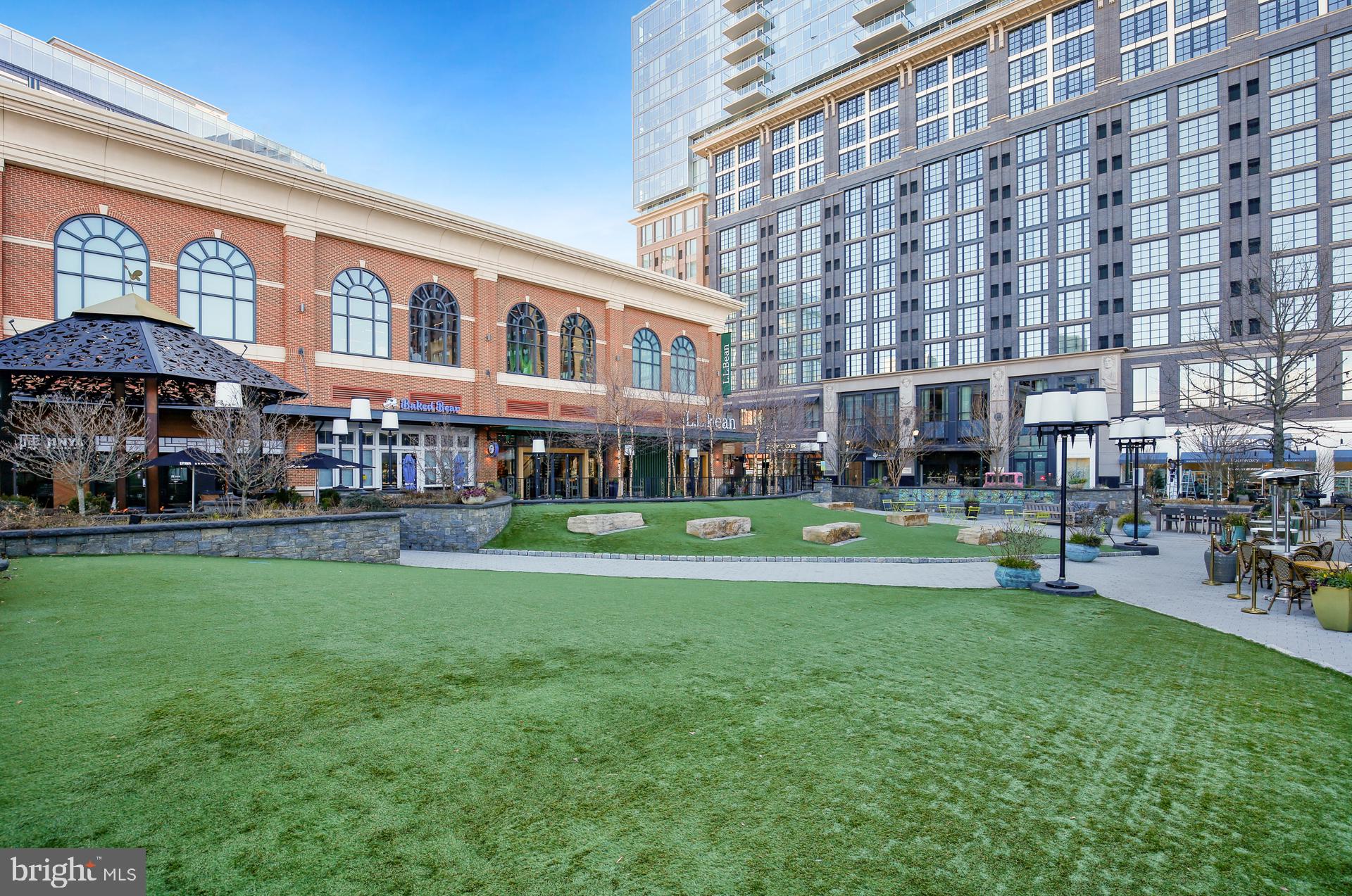 GALLERY AT WHITE FLINT - Residential