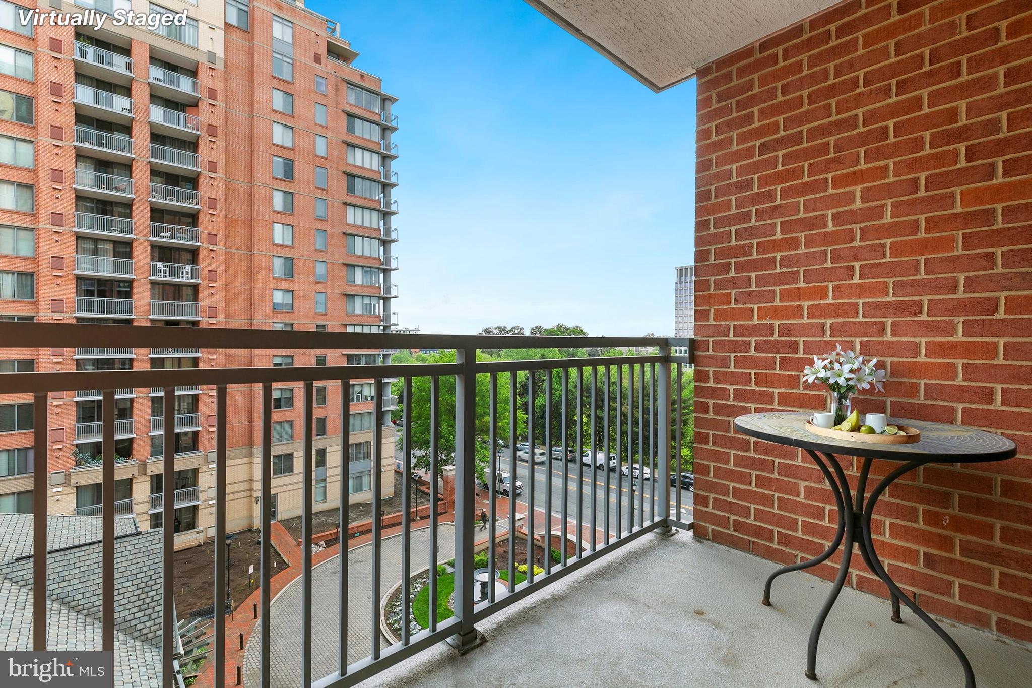 GALLERY AT WHITE FLINT - Residential