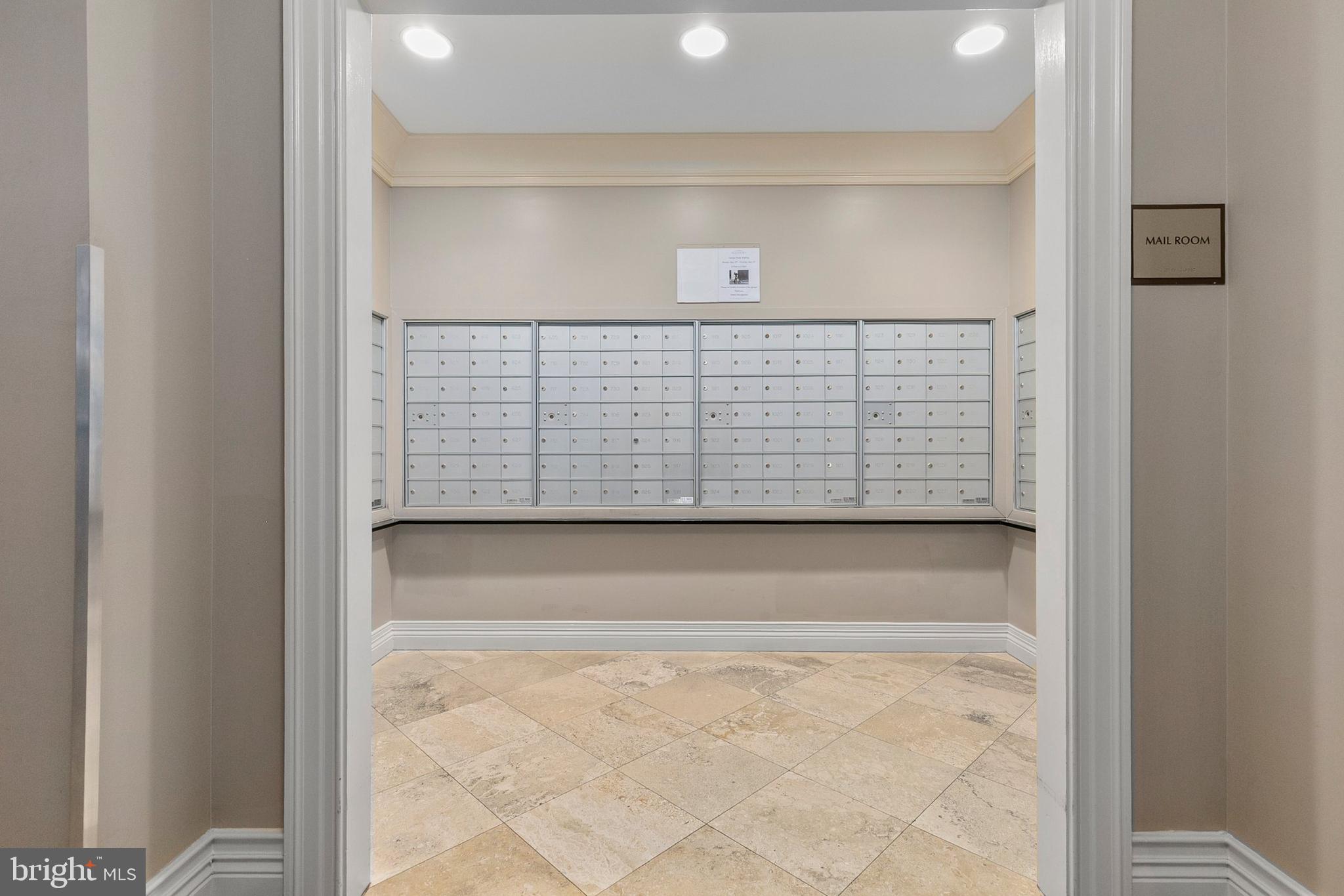 GALLERY AT WHITE FLINT - Residential