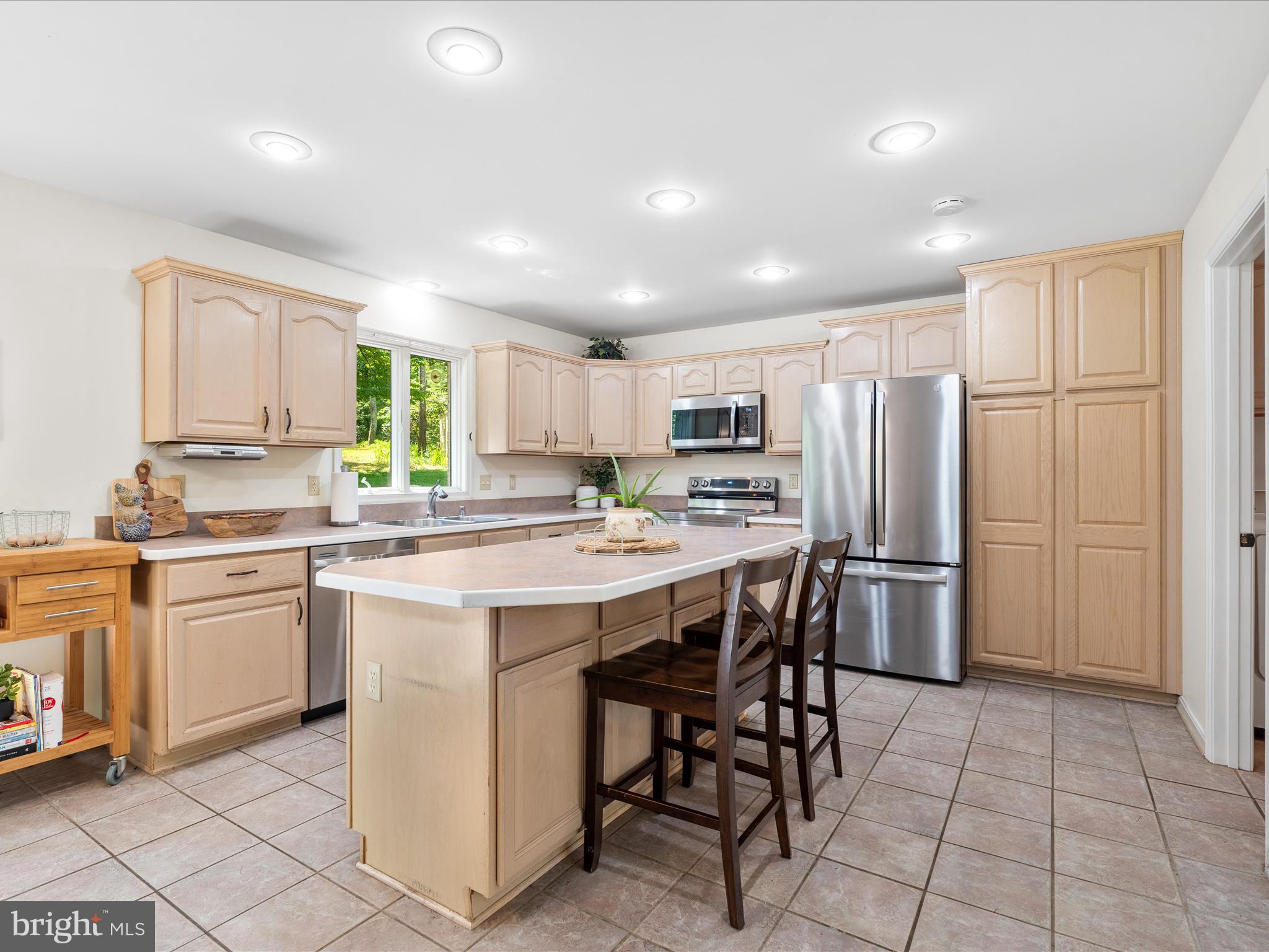 2323 MICHAEL ROAD