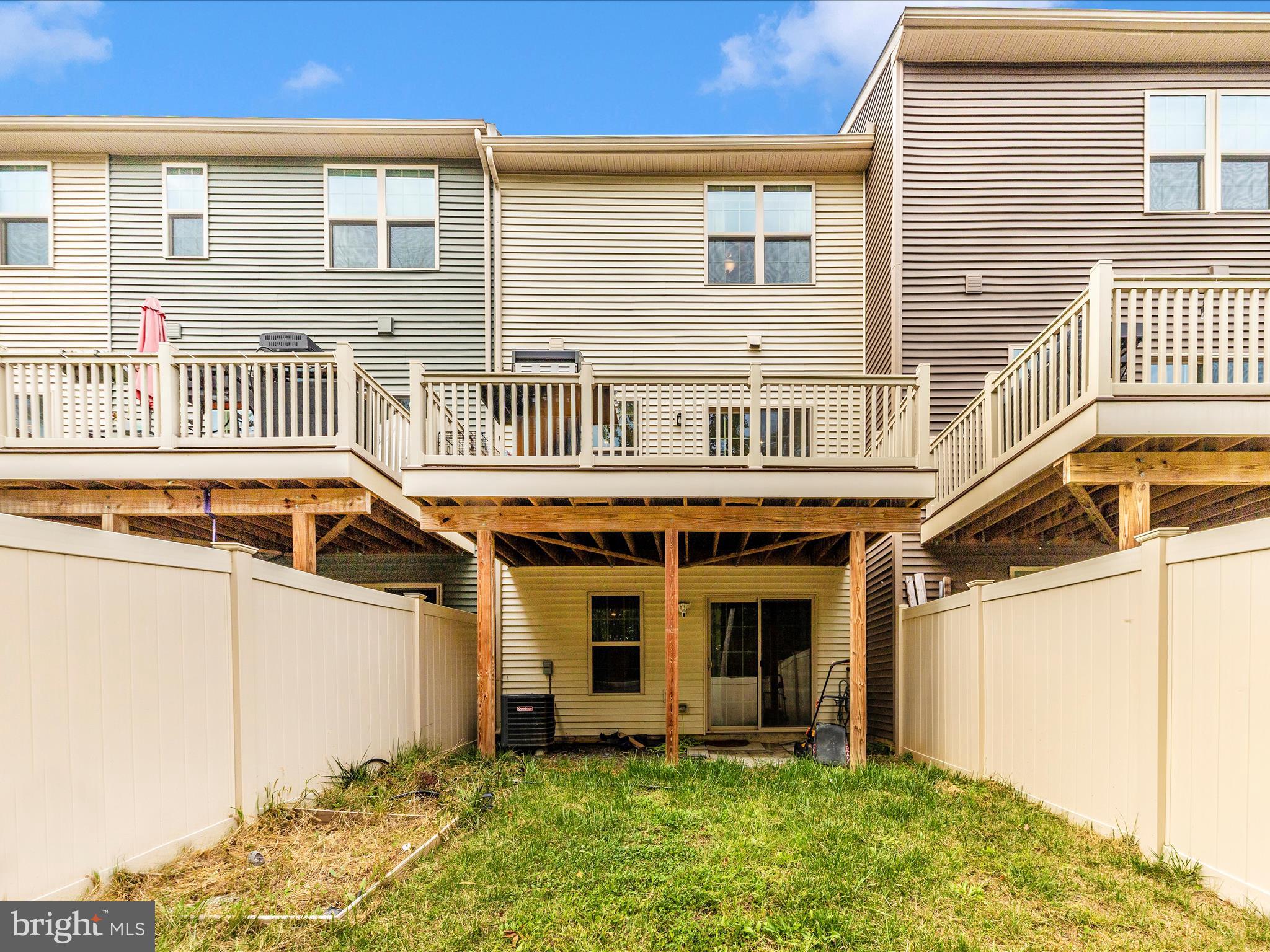 LAKE LINGANORE - Residential