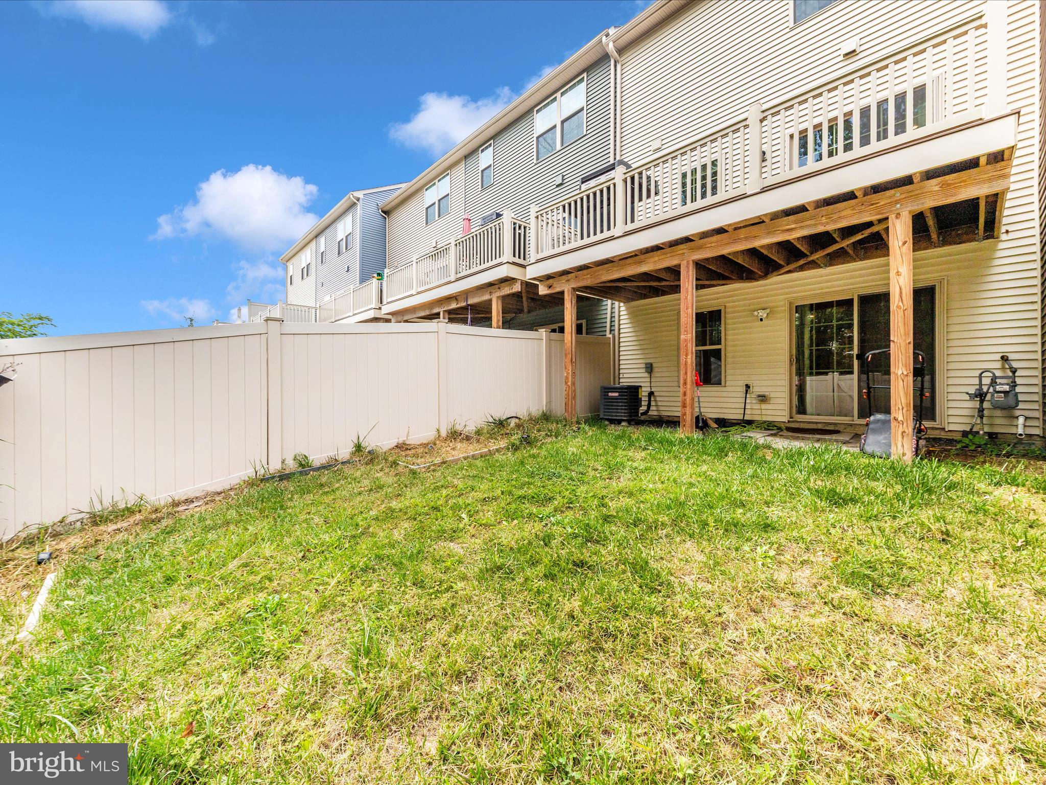 LAKE LINGANORE - Residential