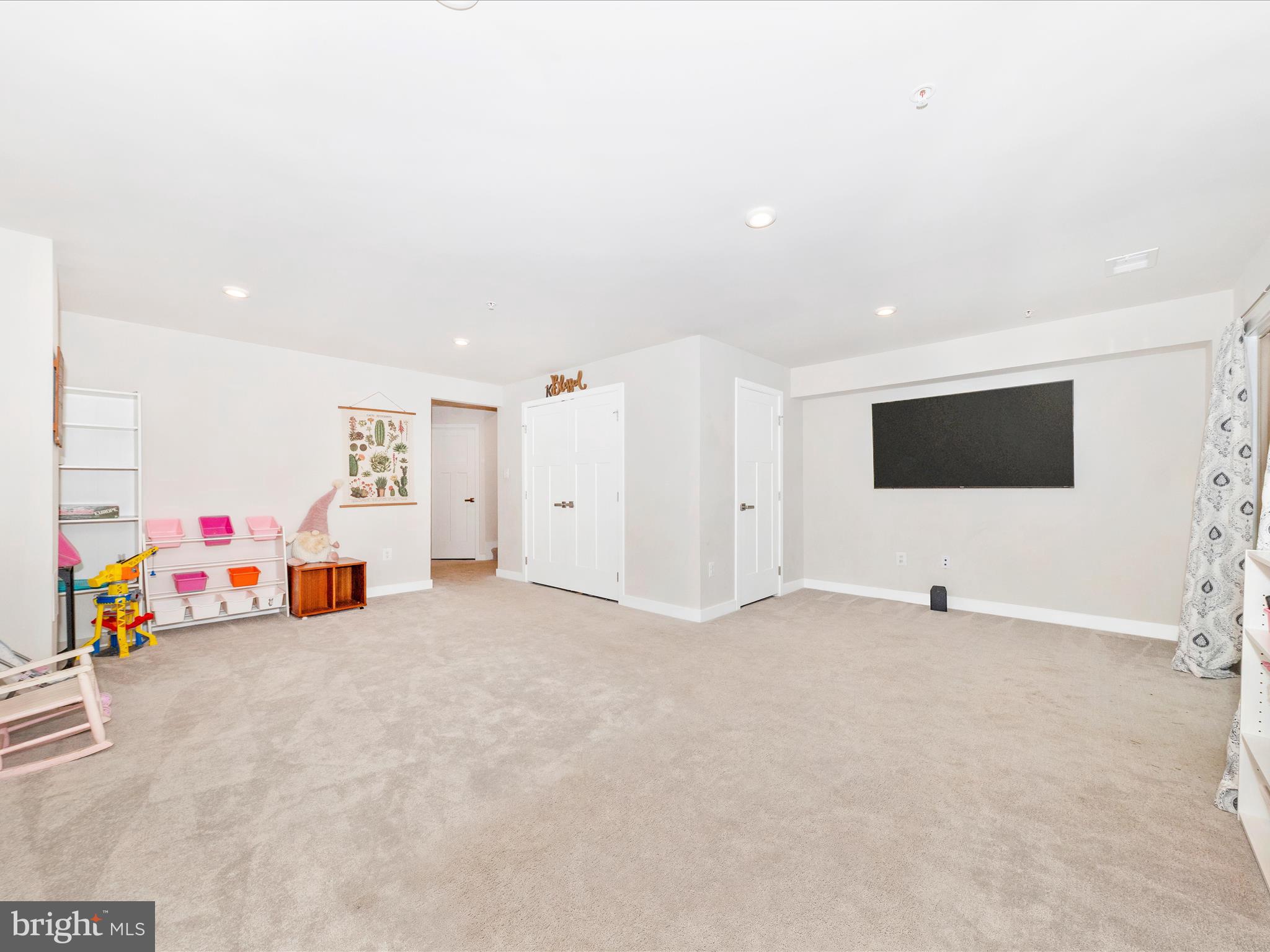 LAKE LINGANORE - Residential