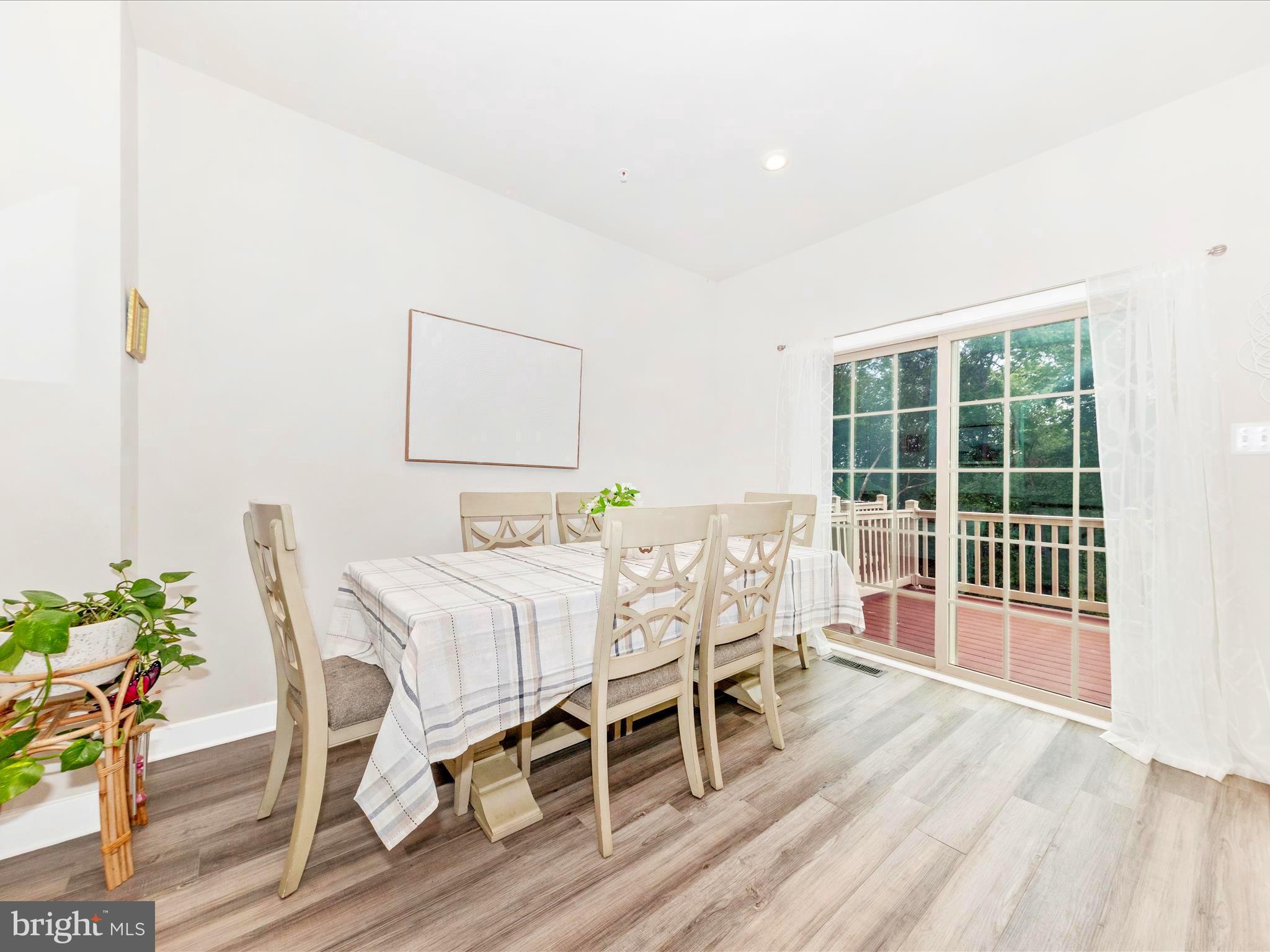 LAKE LINGANORE - Residential