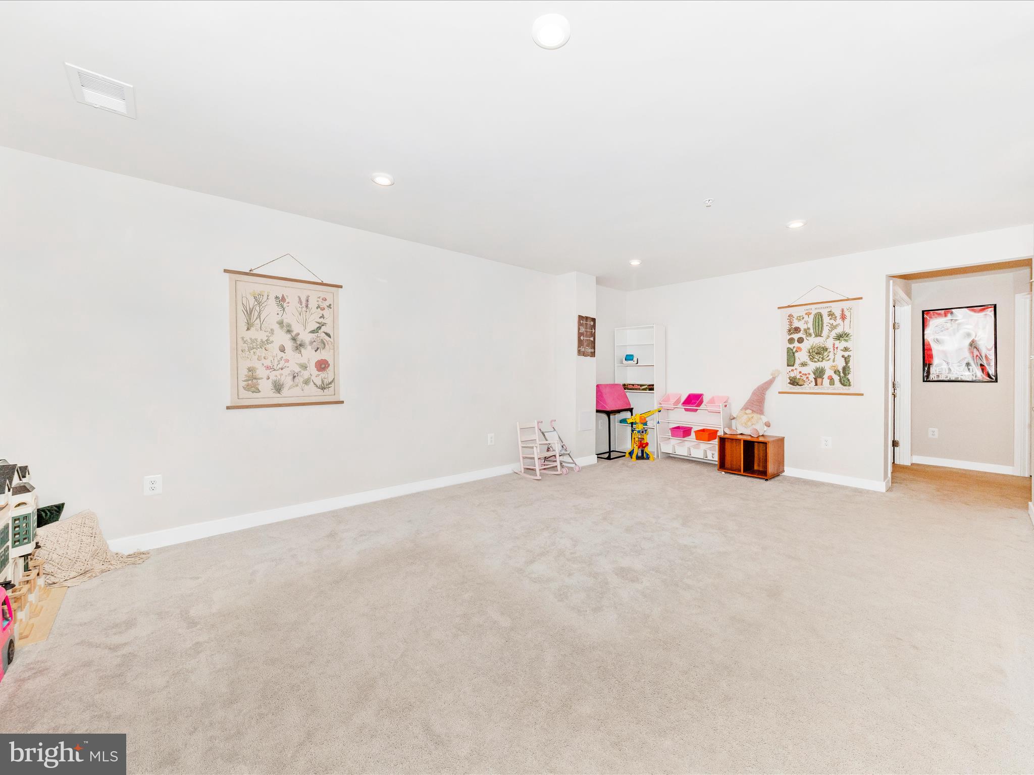 LAKE LINGANORE - Residential