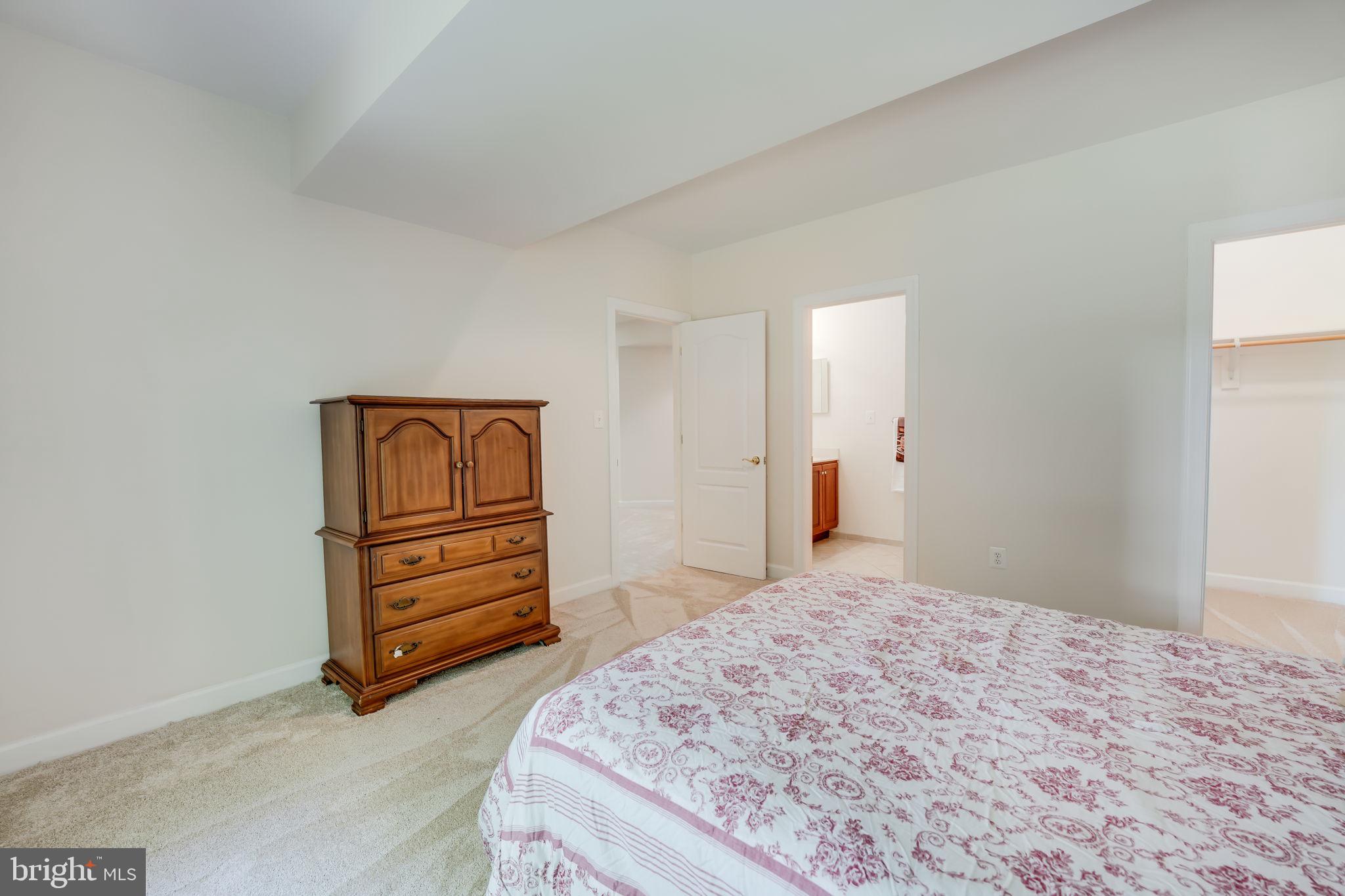 RIVER FALLS - Residential