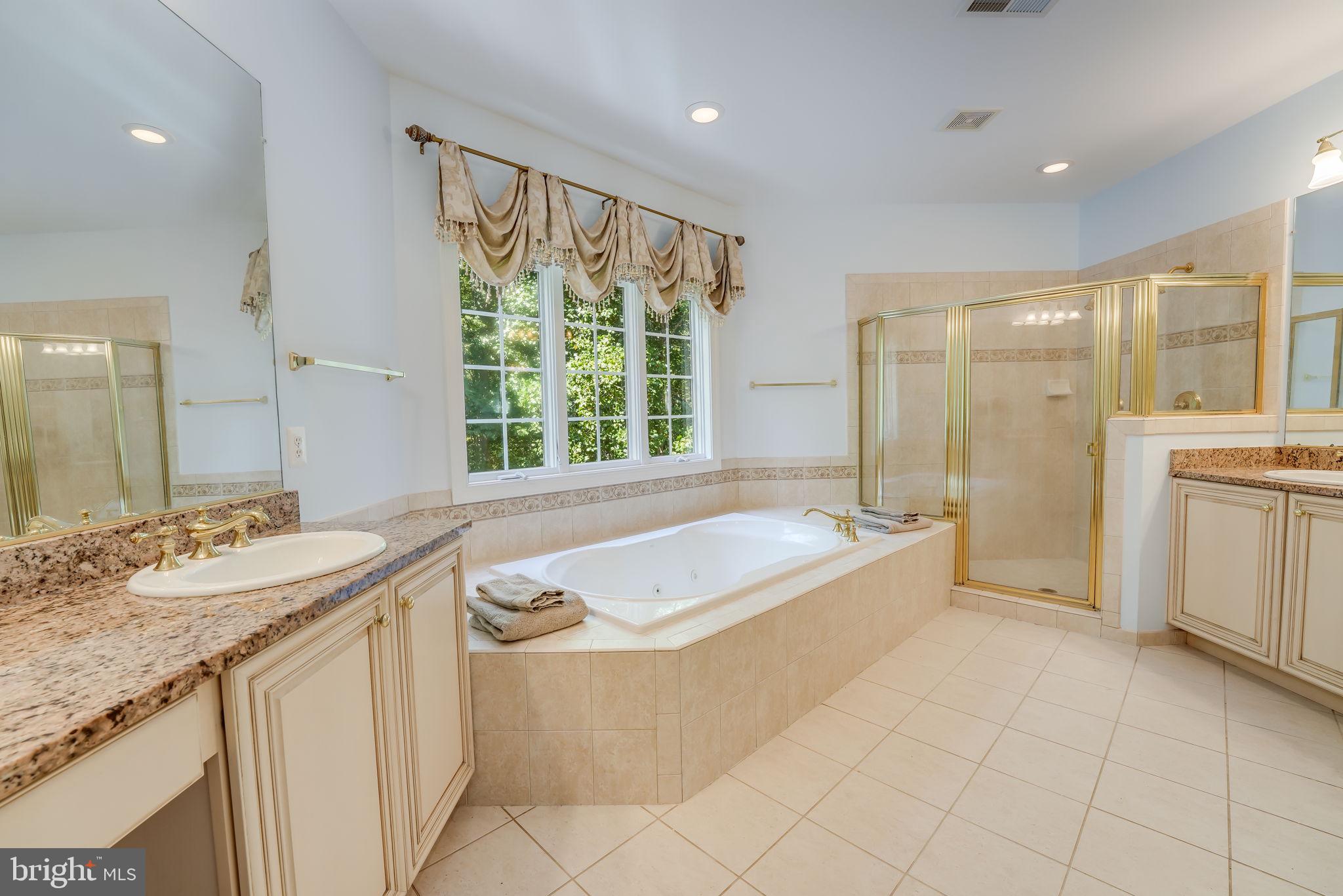 RIVER FALLS - Residential