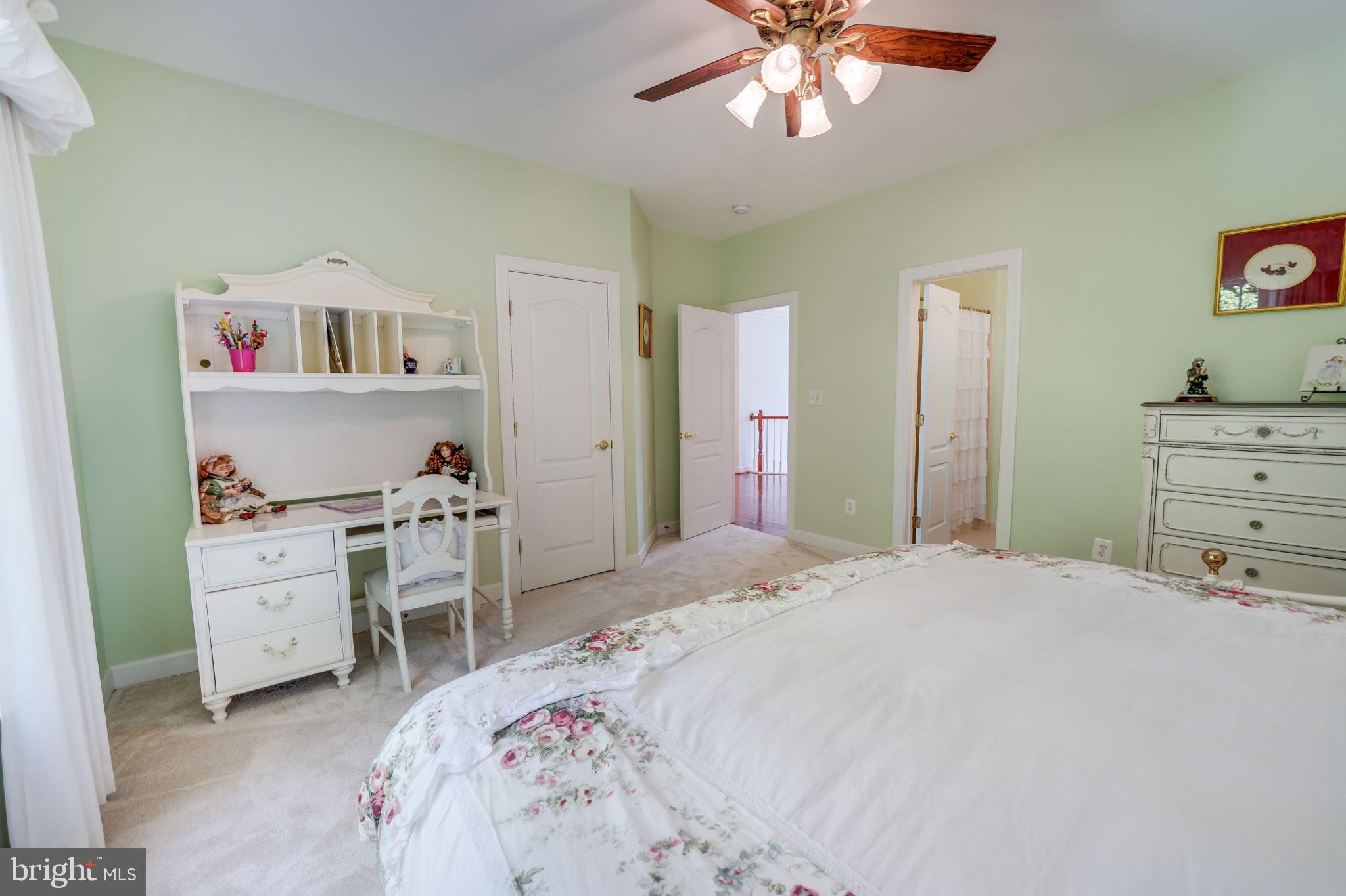 RIVER FALLS - Residential