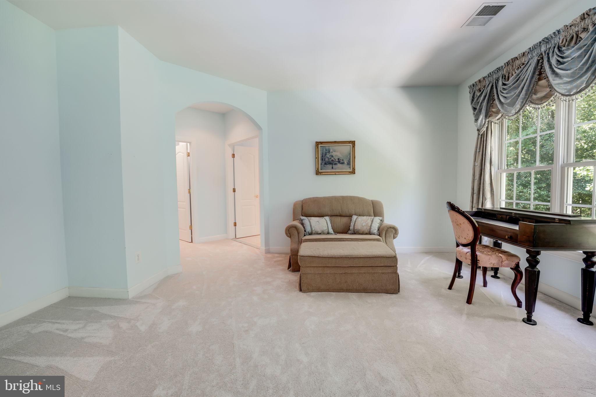 RIVER FALLS - Residential