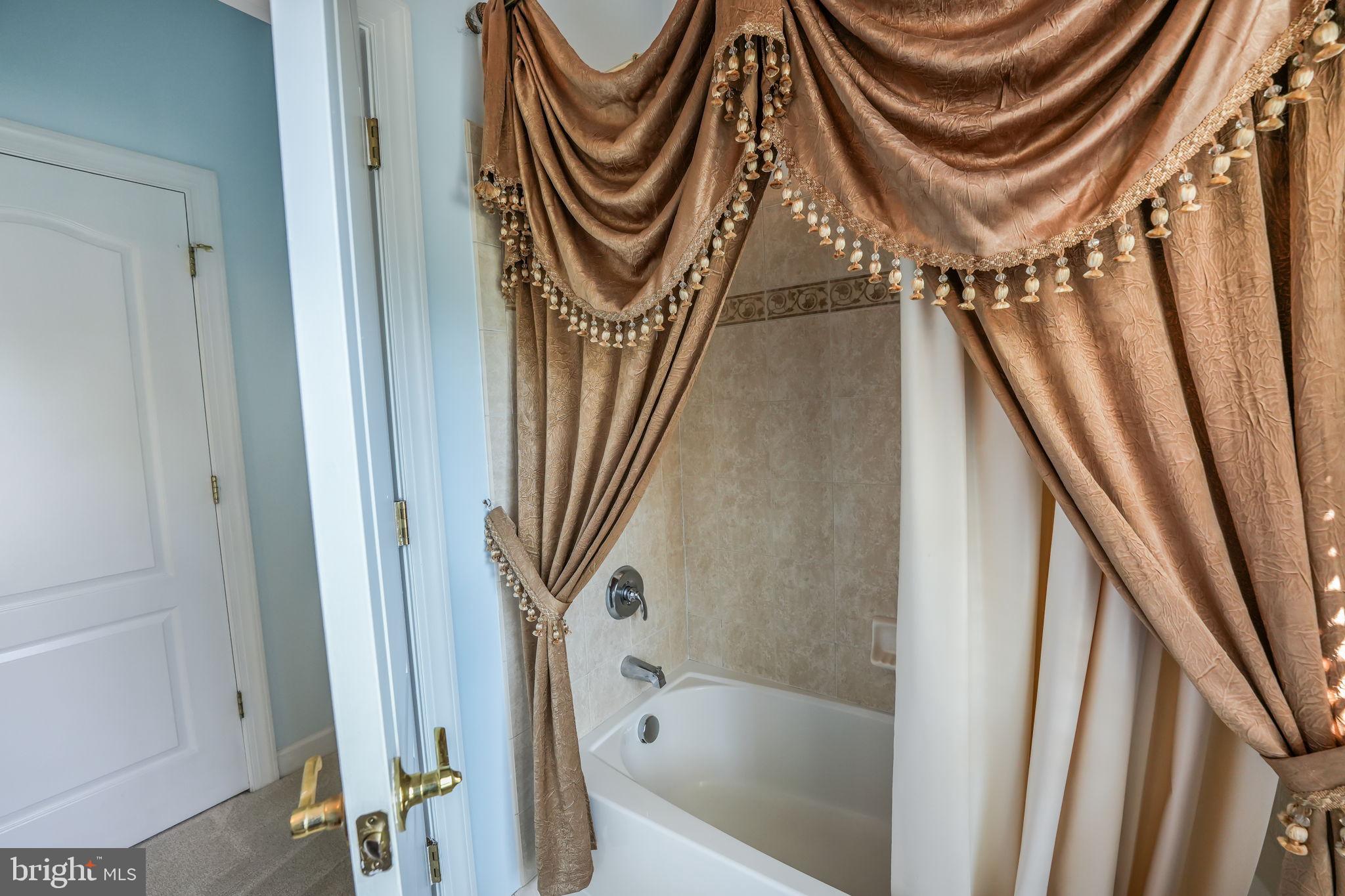 RIVER FALLS - Residential