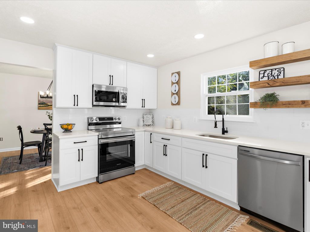 Photo of 701 Kenora Court, MILLERSVILLE, MD 21108 (MLS # MDAA2127922)