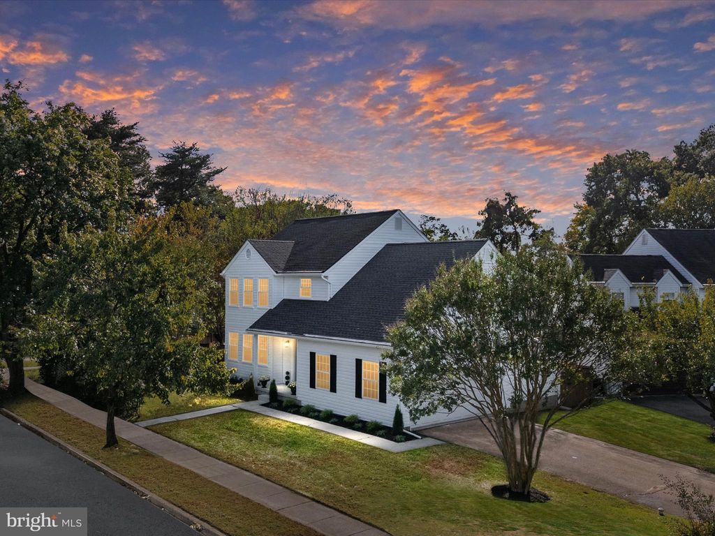 Photo of 701 Kenora Court, MILLERSVILLE, MD 21108 (MLS # MDAA2127922)