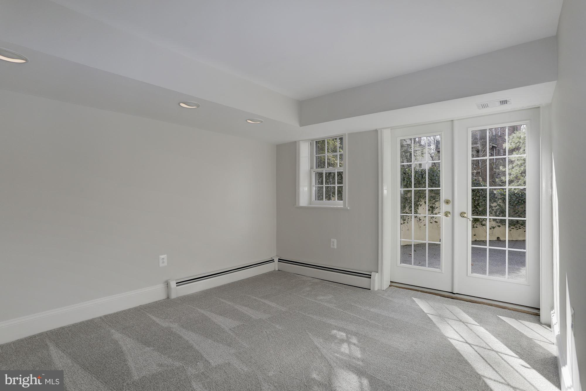 AMERICAN UNIVERSITY PARK - Residential