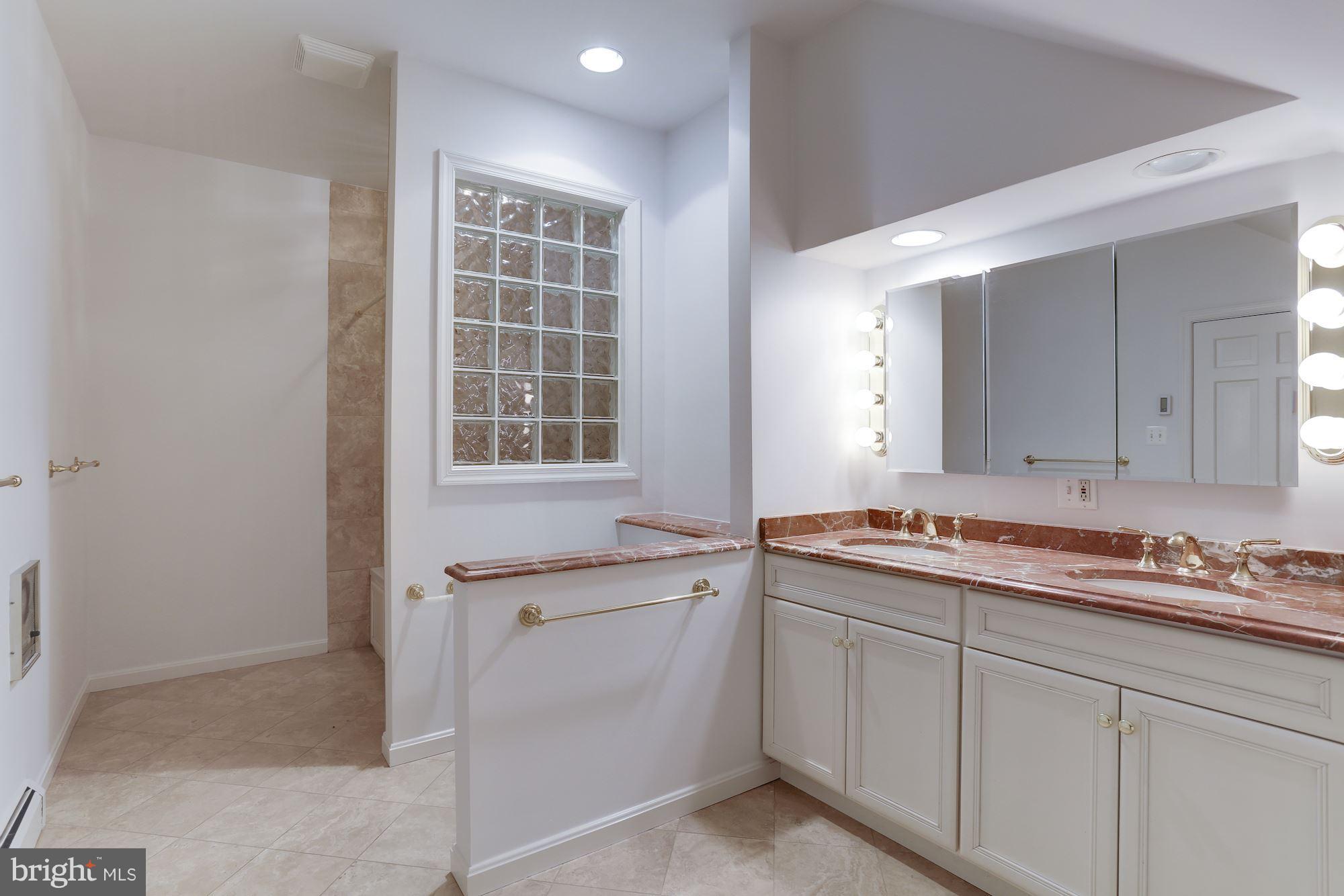 AMERICAN UNIVERSITY PARK - Residential