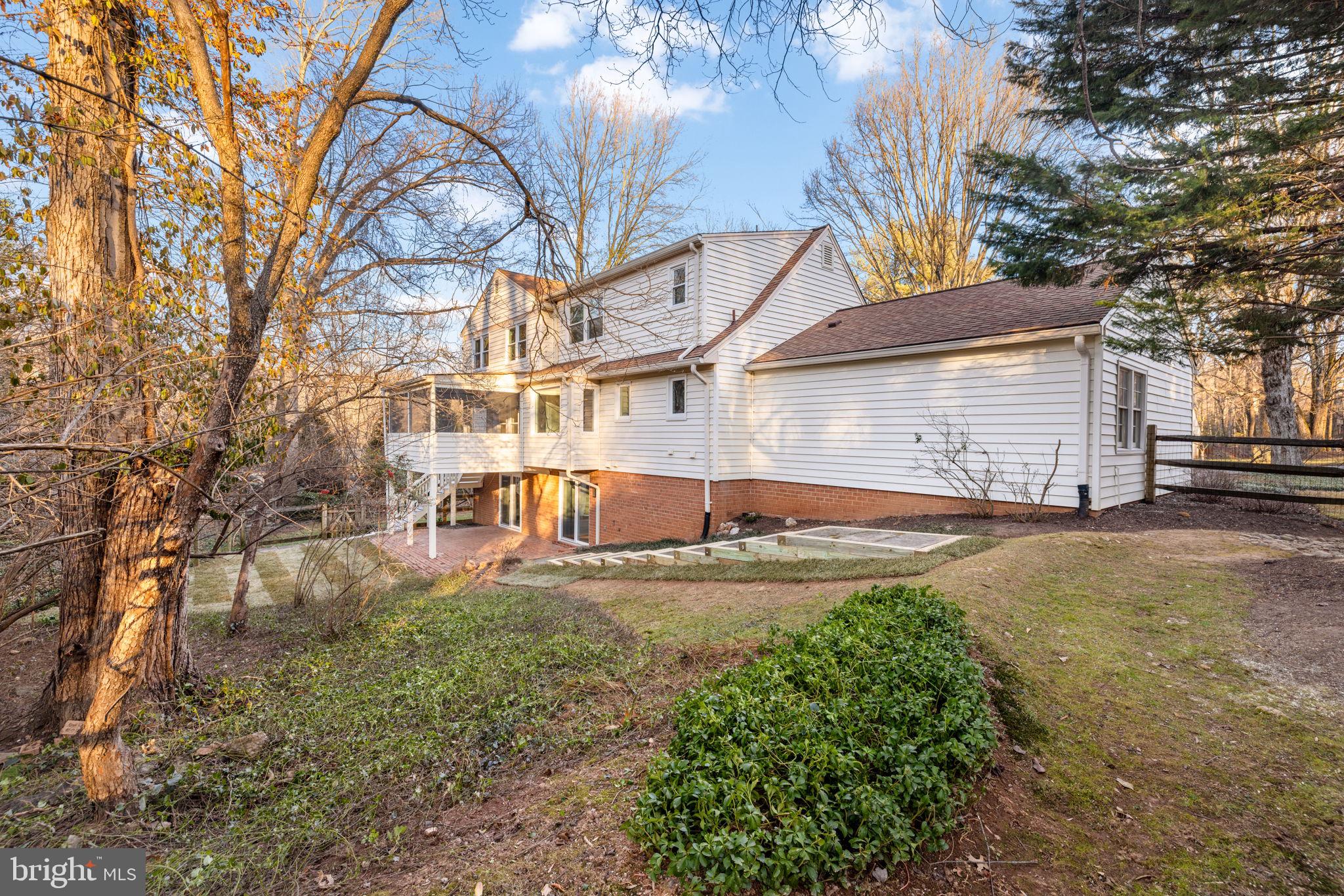 WOLF TRAP WOODS - Residential