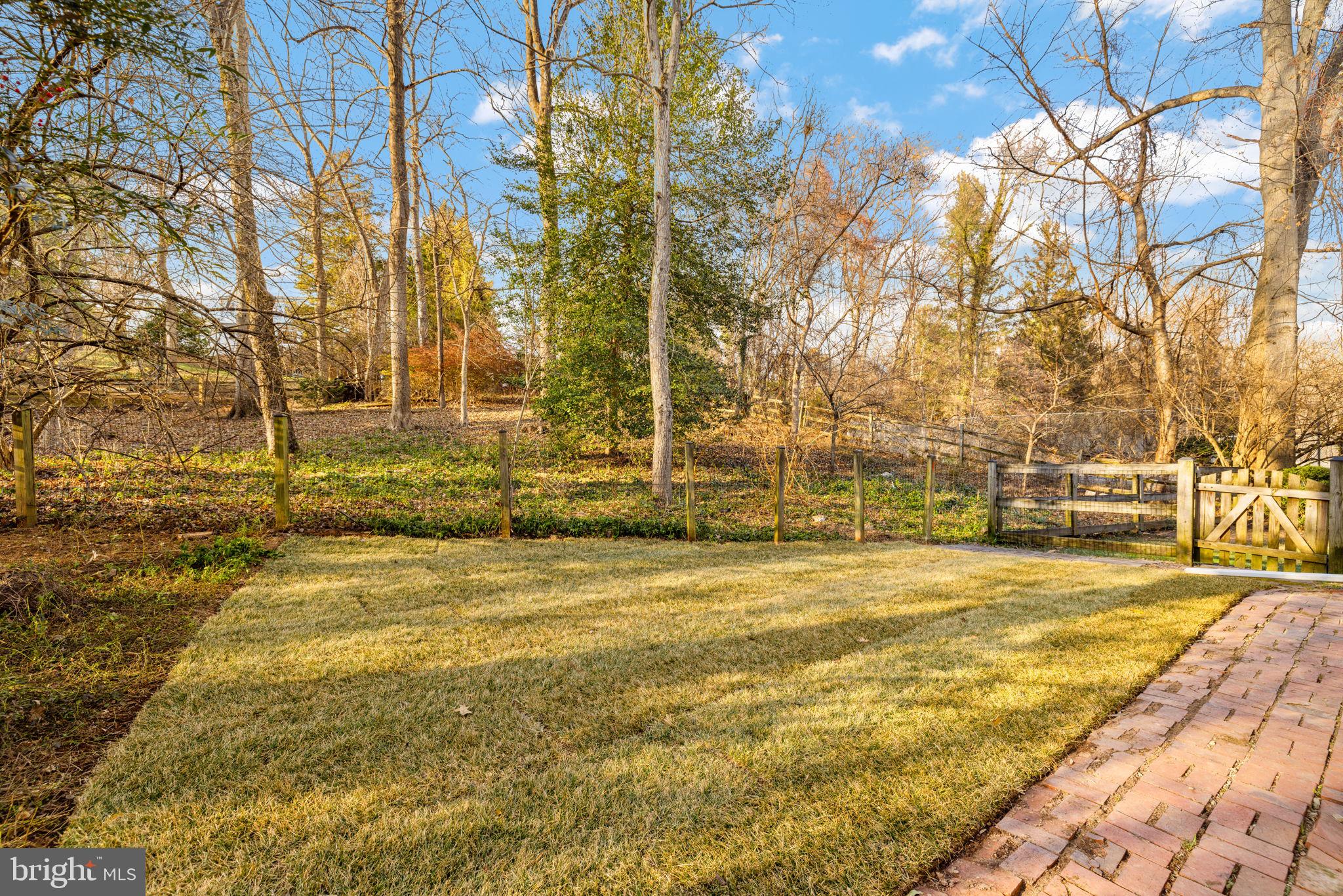 WOLF TRAP WOODS - Residential