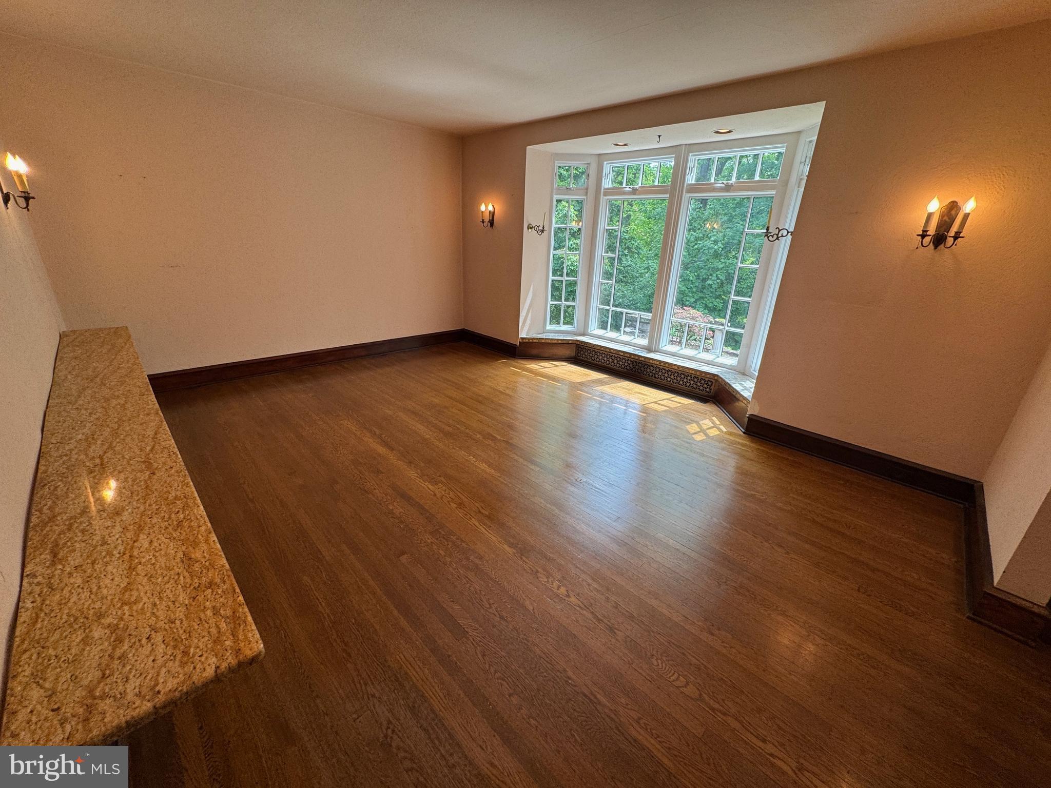 WYNNEWOOD VALLEY - Residential