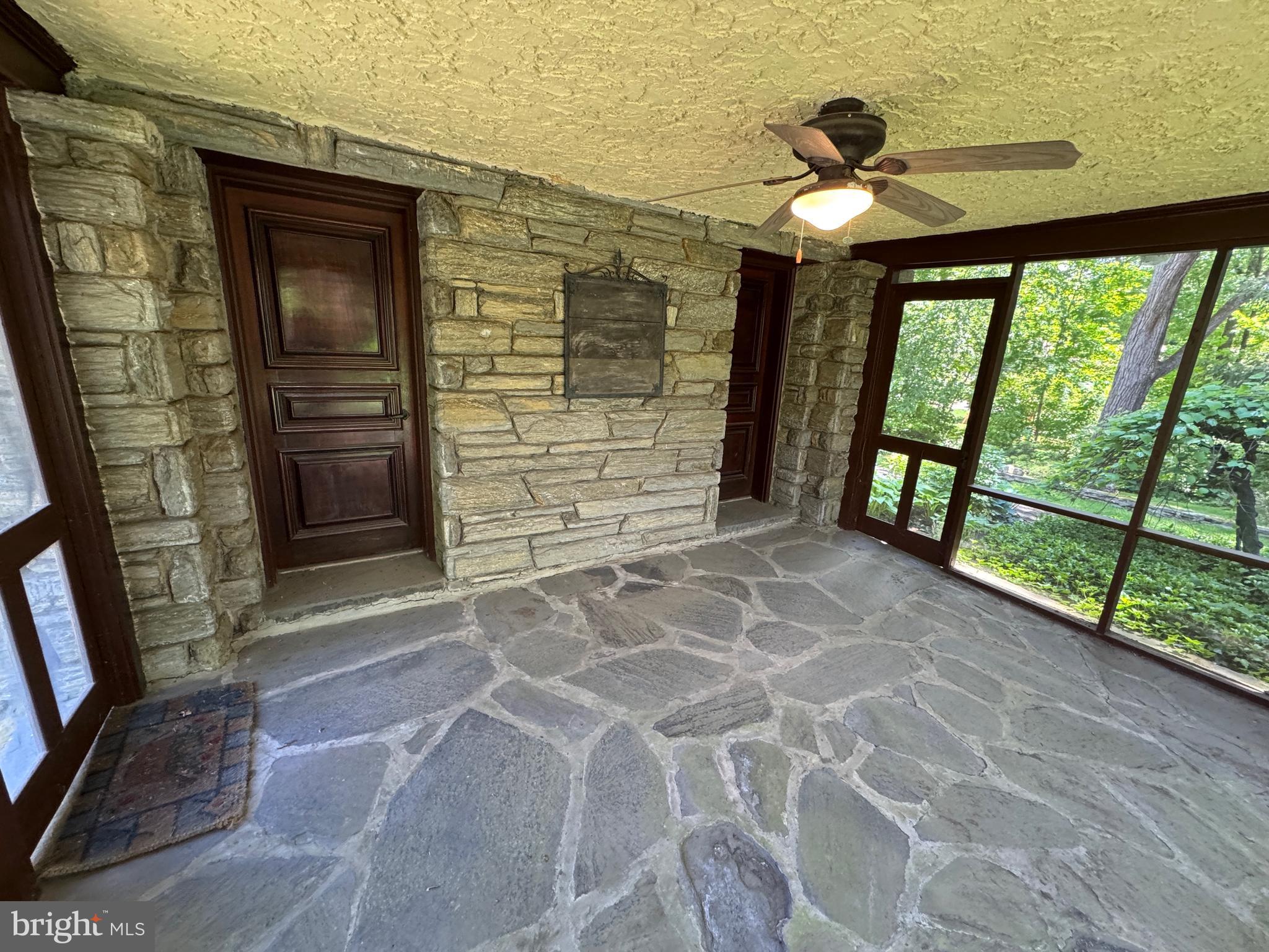 WYNNEWOOD VALLEY - Residential