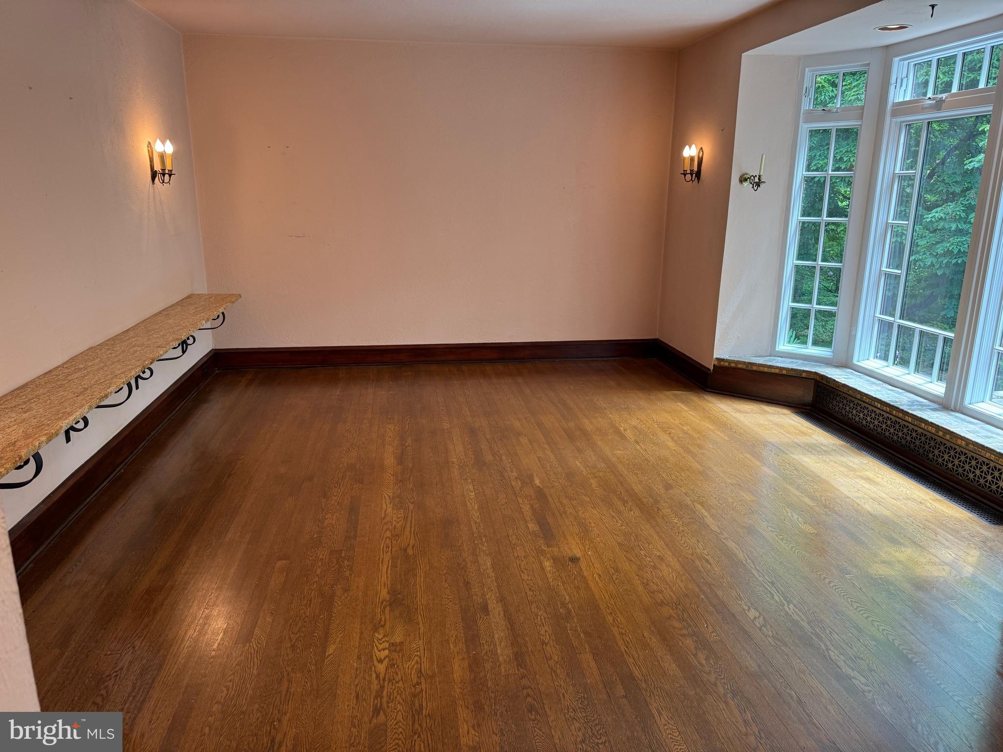 WYNNEWOOD VALLEY - Residential