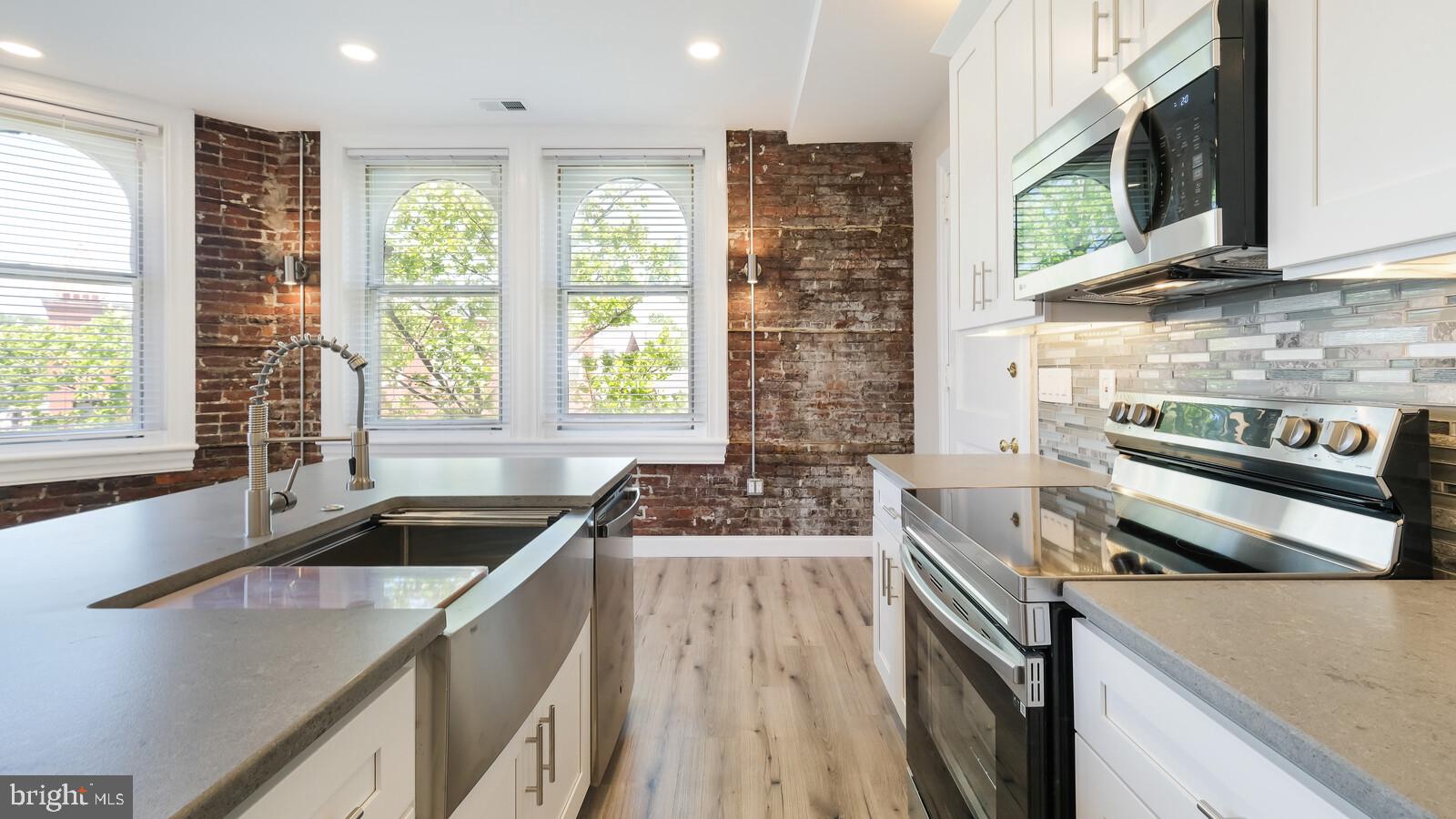 DOYLESTOWN BORO - Residential Lease